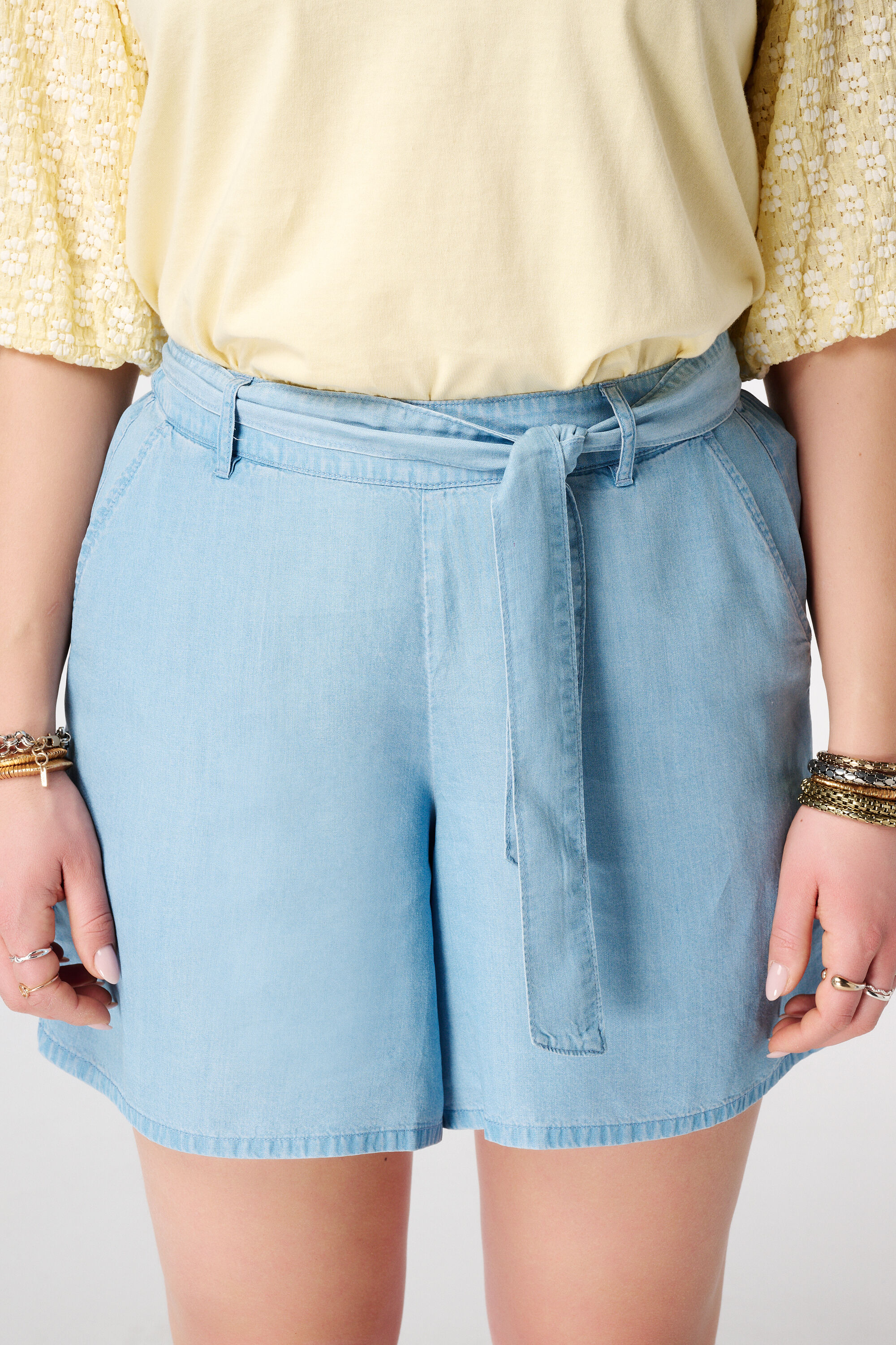 Short in Denim Optik image number 4