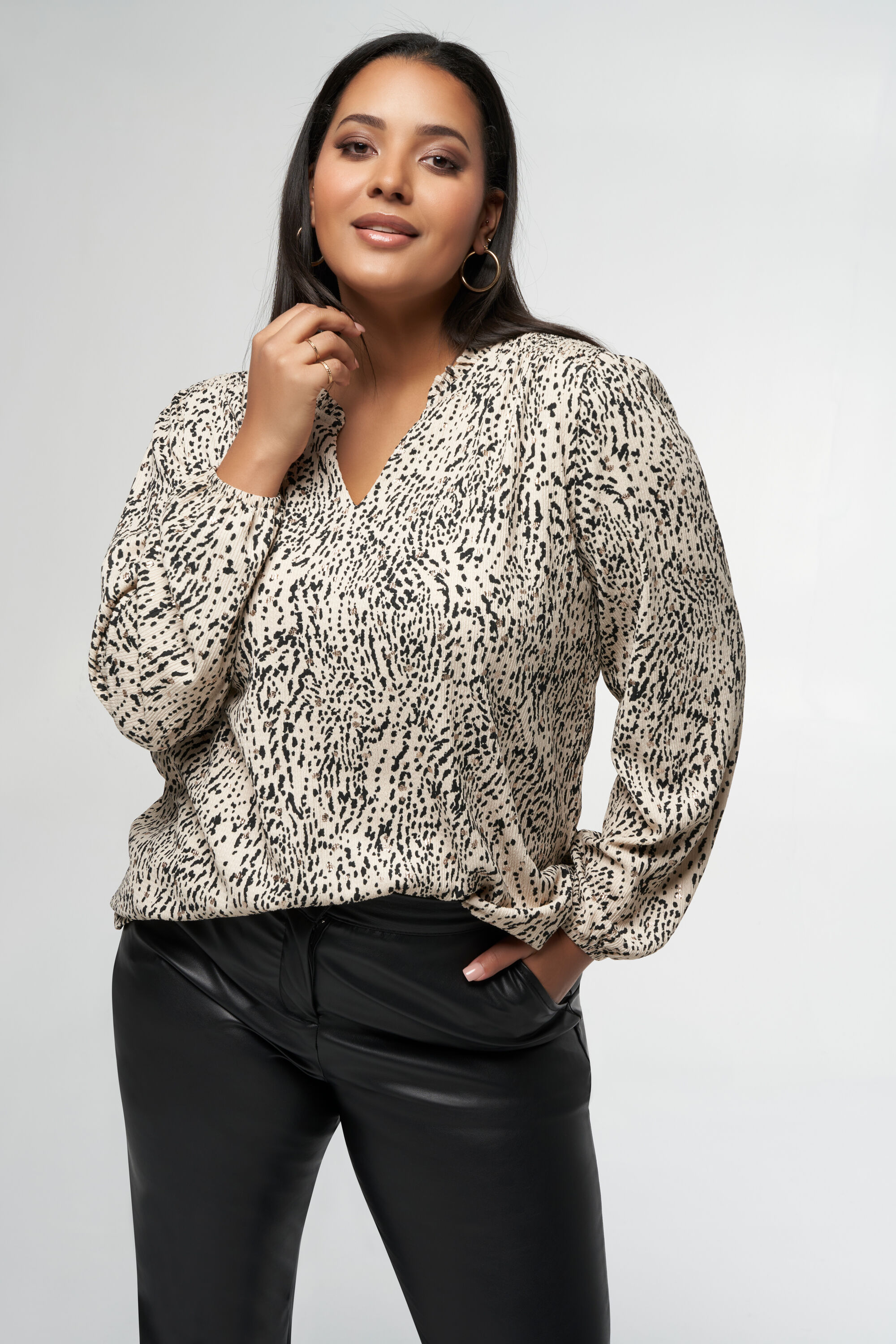 Bluse mit Animal-Print image number 5