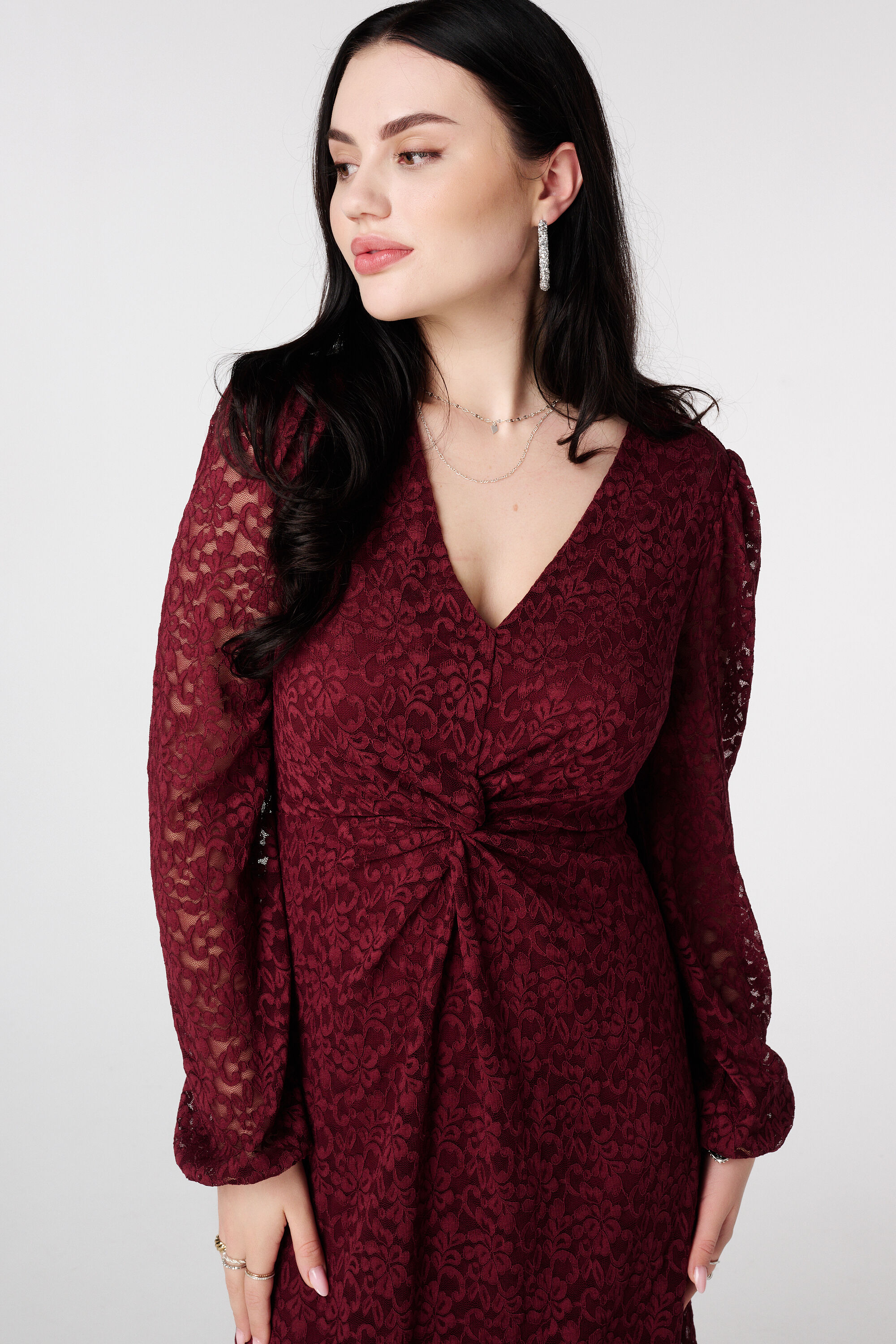 Kleid aus Spitze mit Knopfdetail image number 4