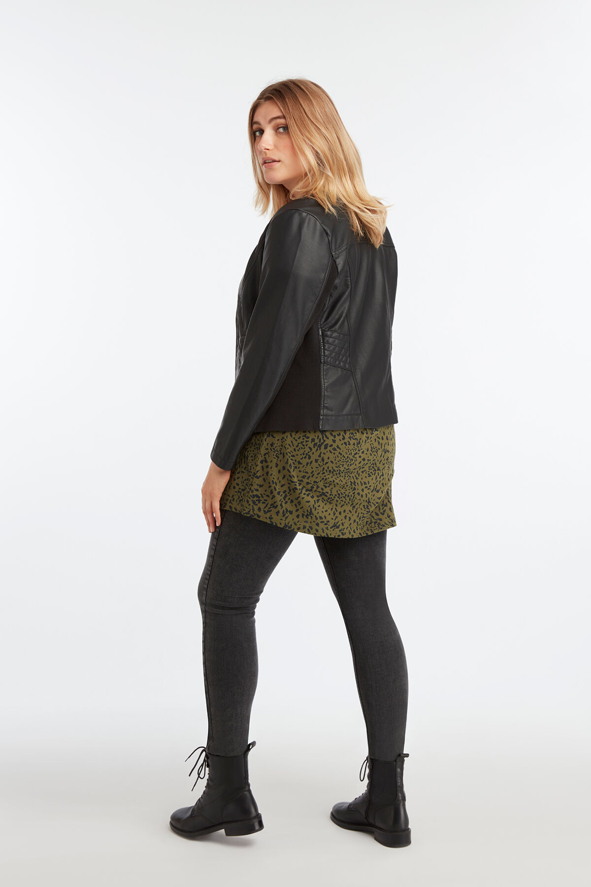 Jacke aus Kunstleder mit rundem Halsausschnitt image number 3