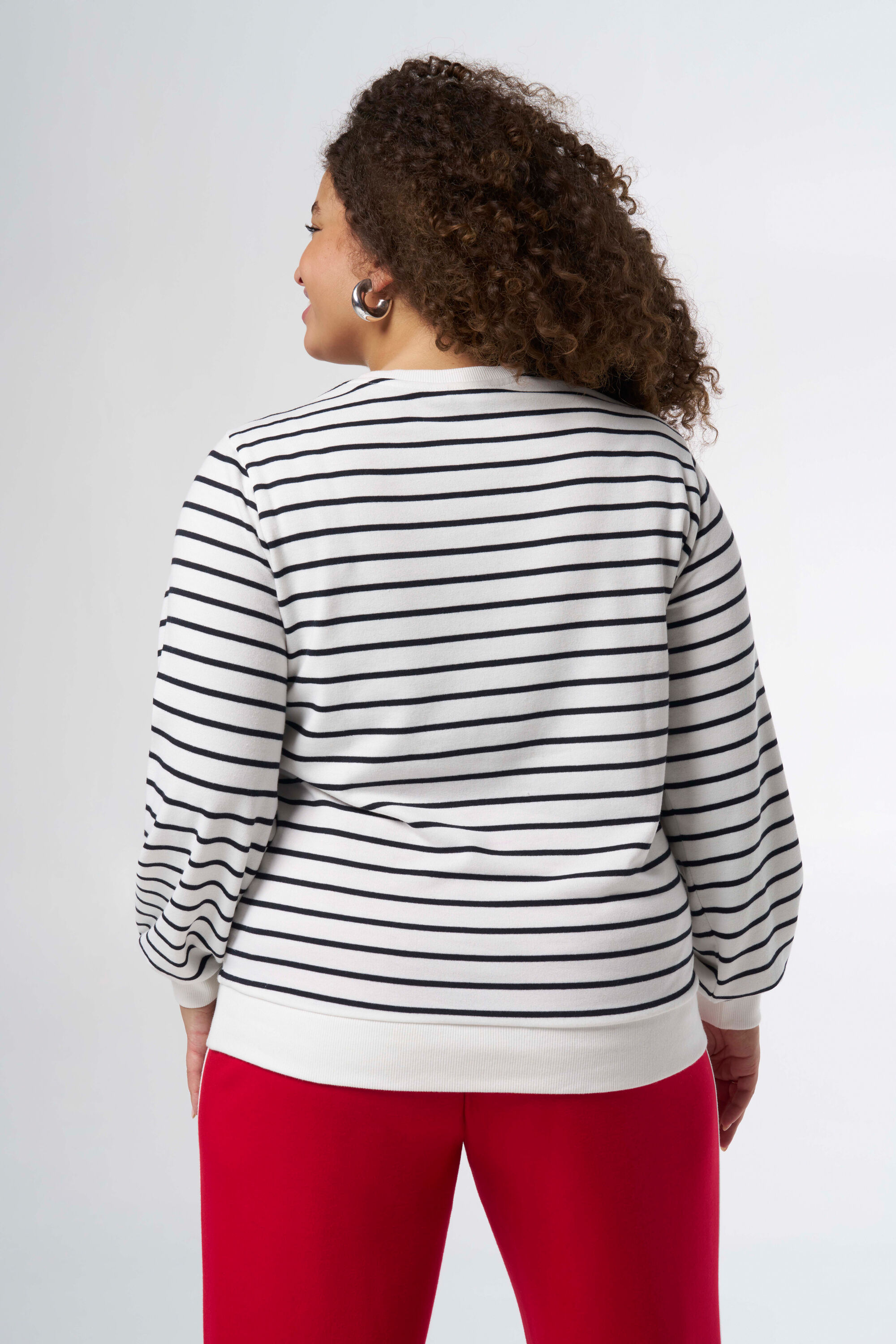 Gestreifter Pullover mit Text-Print  image number 3