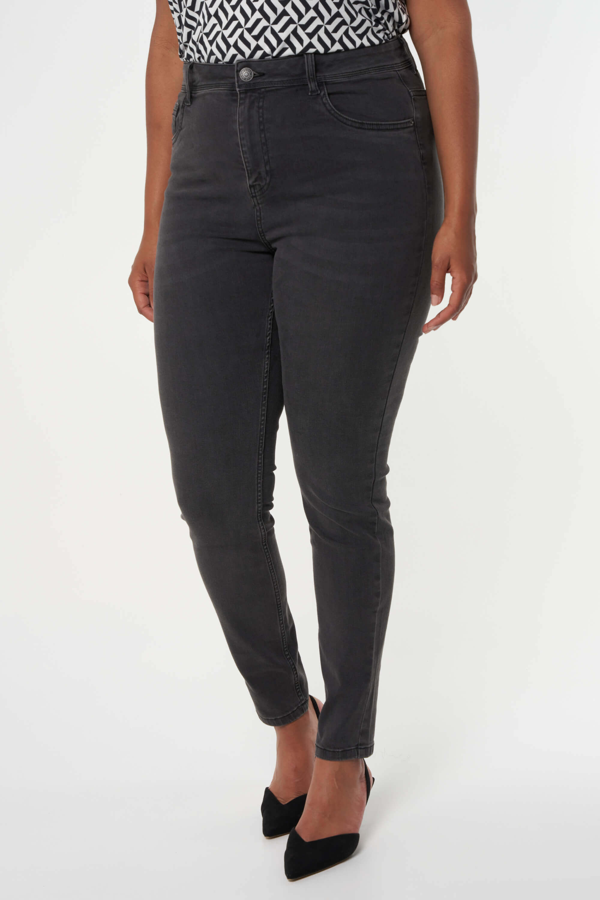 Skinny-Leg-Jeans mit hoher Taille CHERRY image number 6