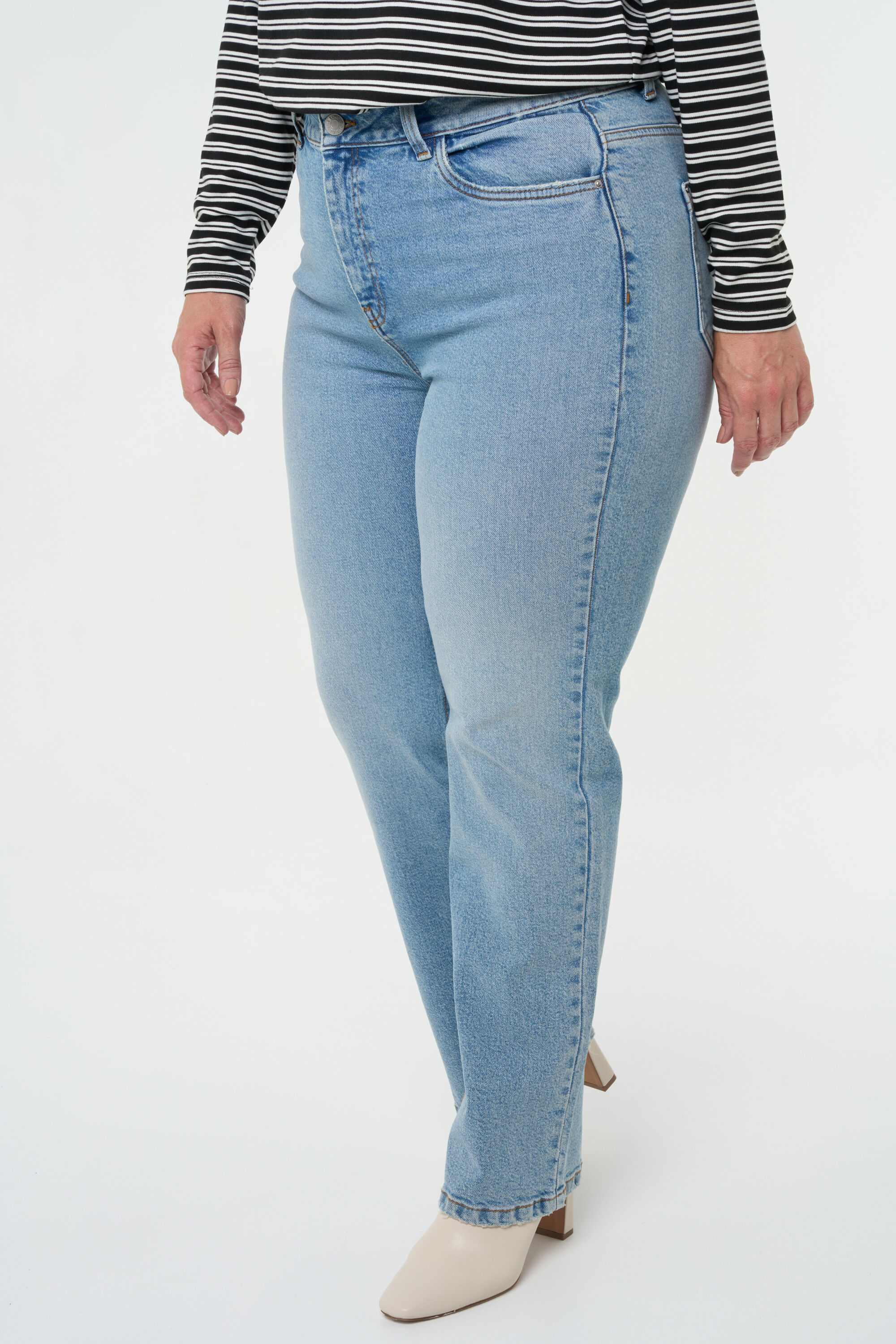Weite Straight-Leg Jeans  image number 5