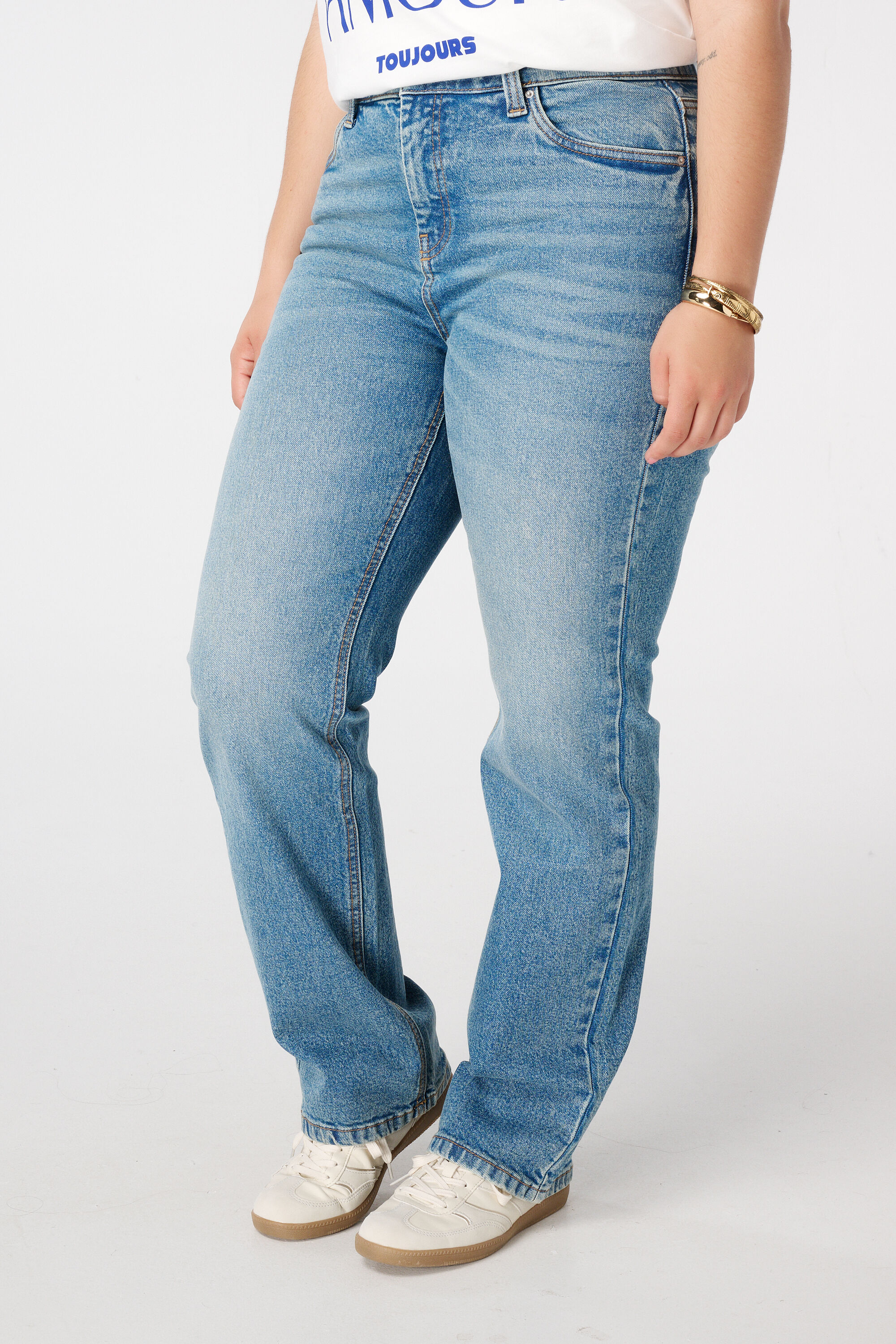 Jeans mit geradem Bein und mittlerer Taille image number 5