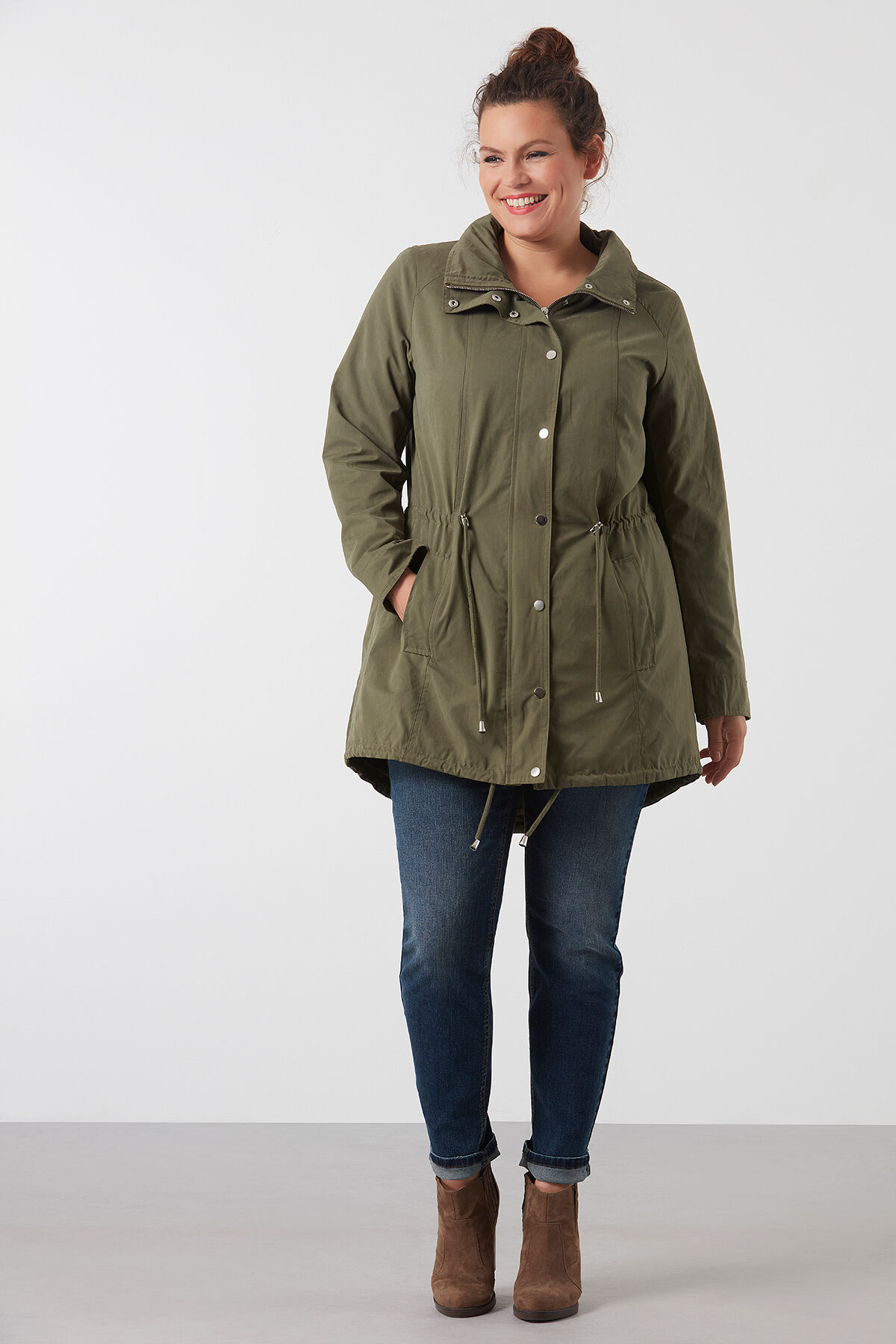 Parka mit floraler Stickerei image number 3