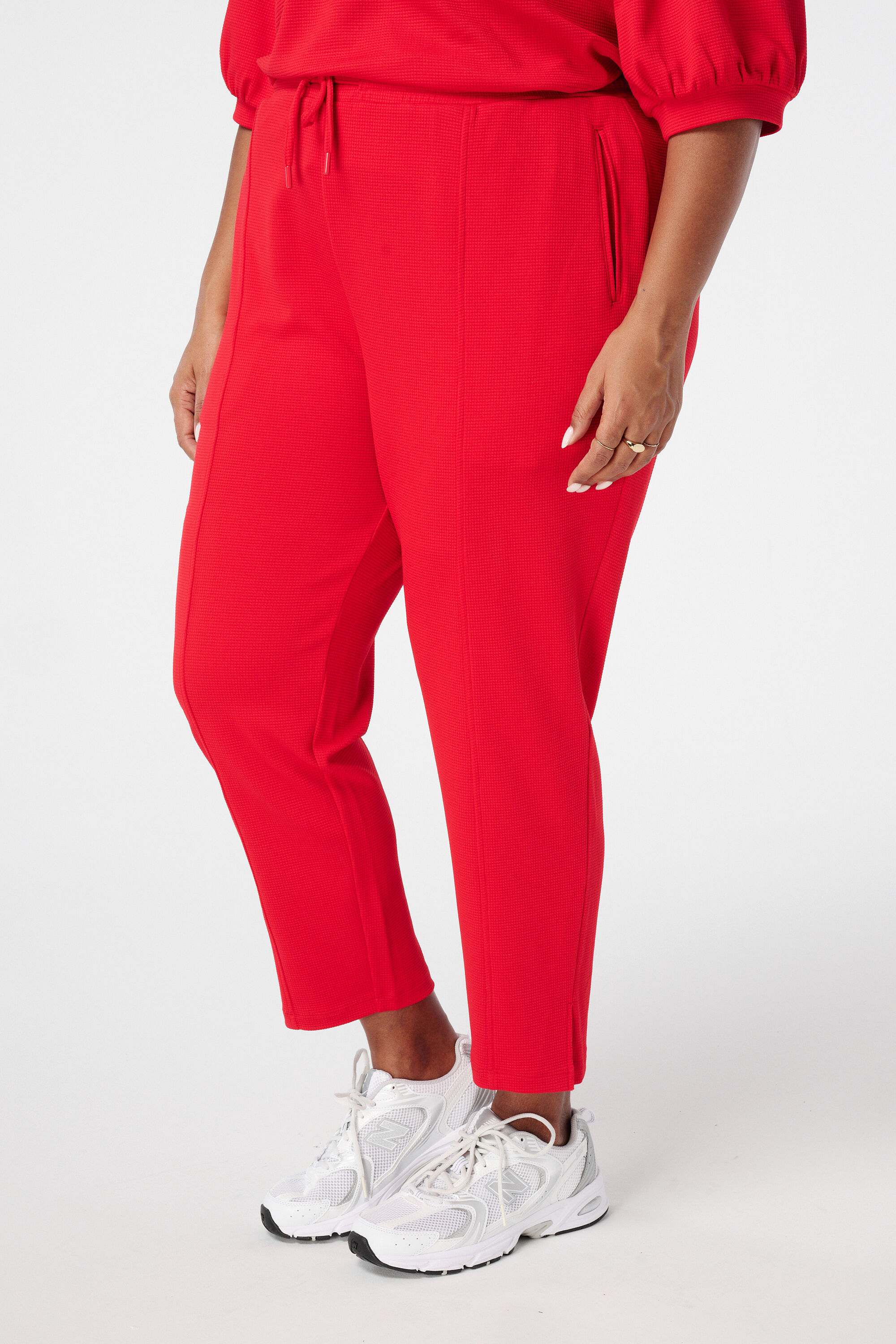 Hose mit elastischem Bund image number 5