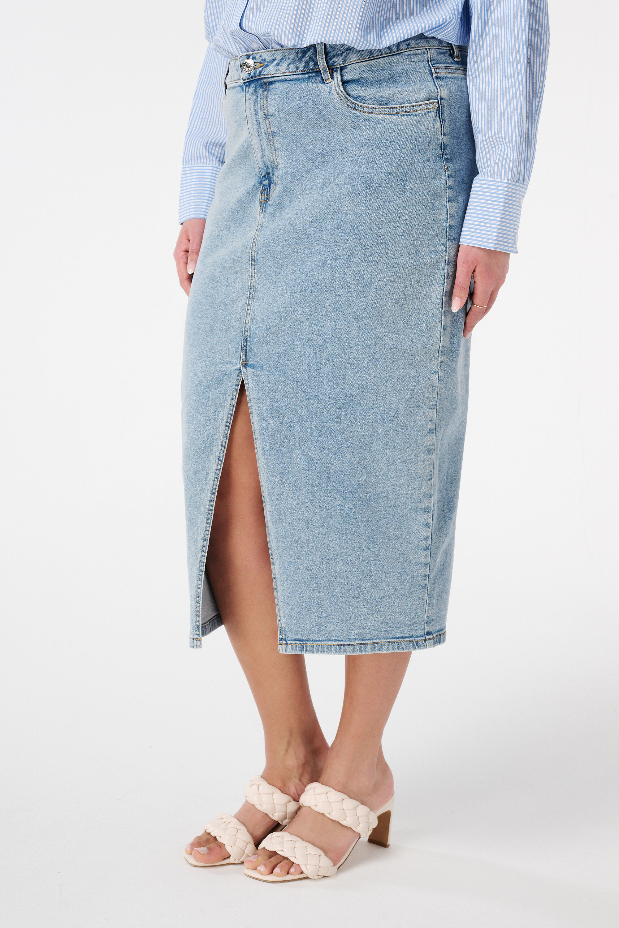 Jeansrock mit Schlitz image number 5