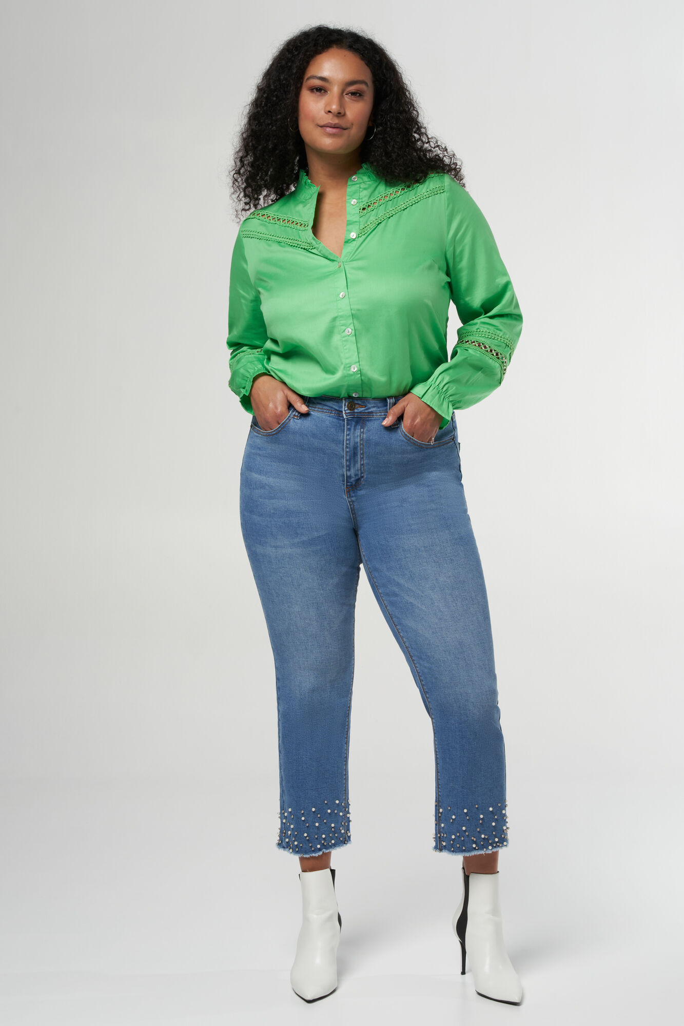 Straight-Leg-Jeans mit Perlen image number 6