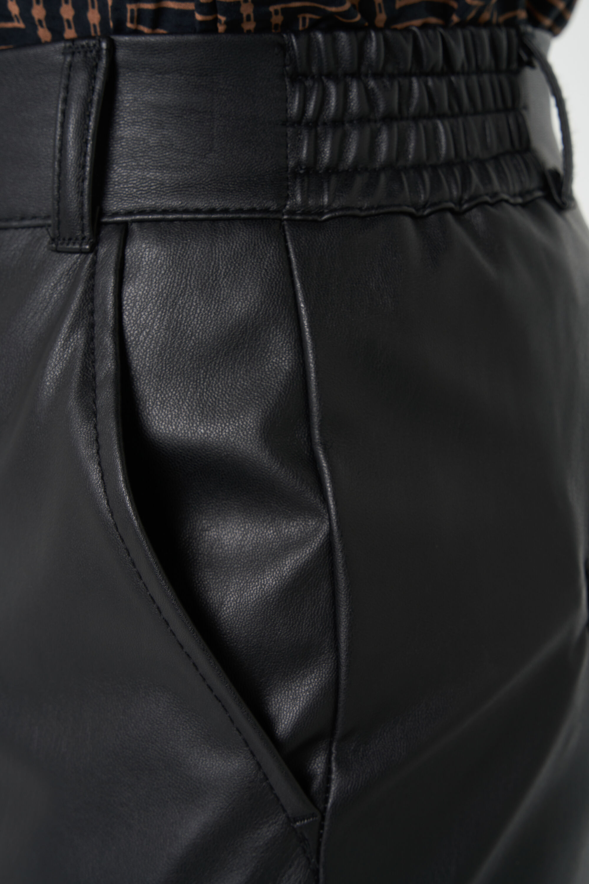 Kunstlederhose  image number 5