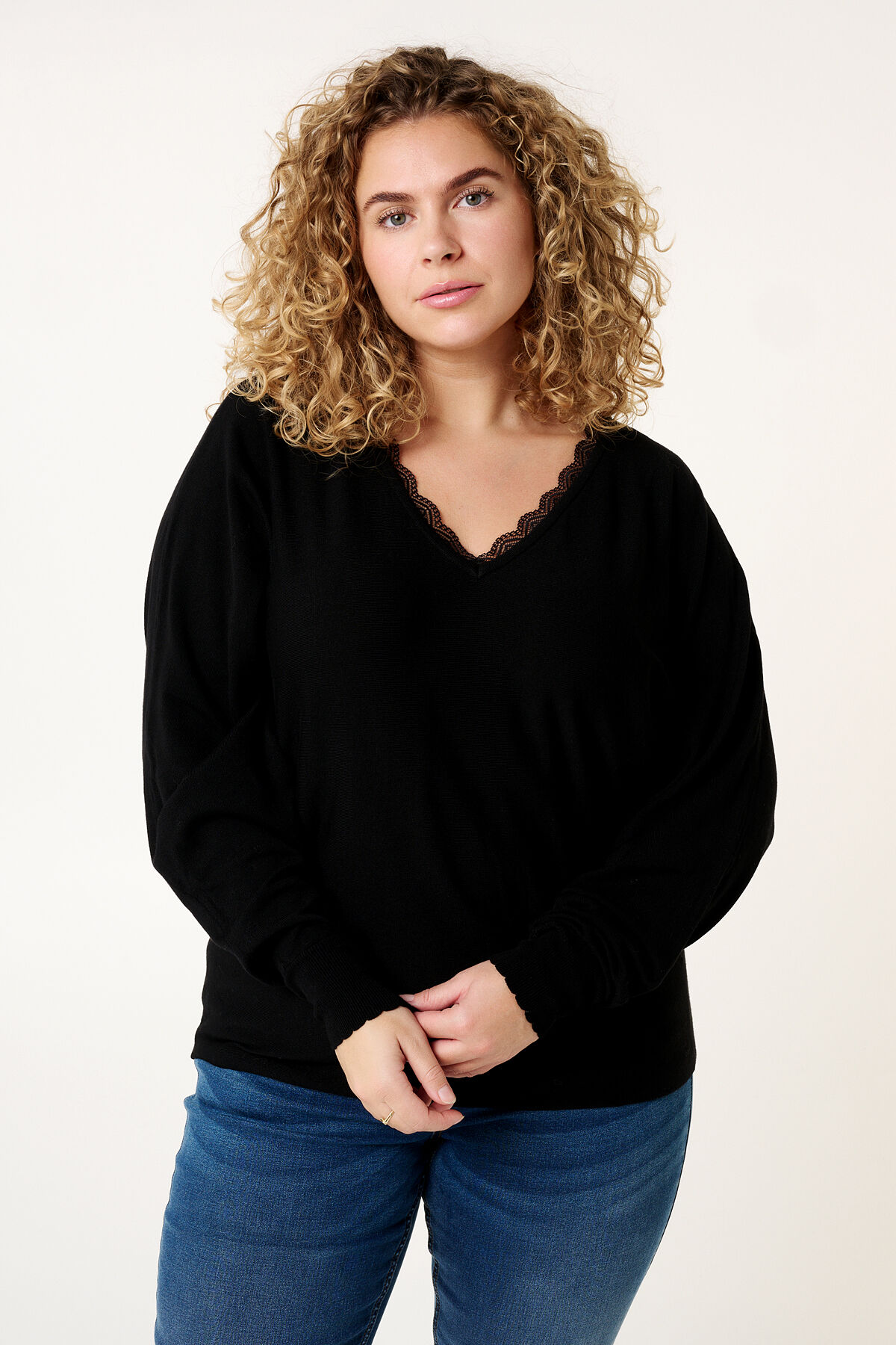 Pullover mit Spitzendetails  image number 5