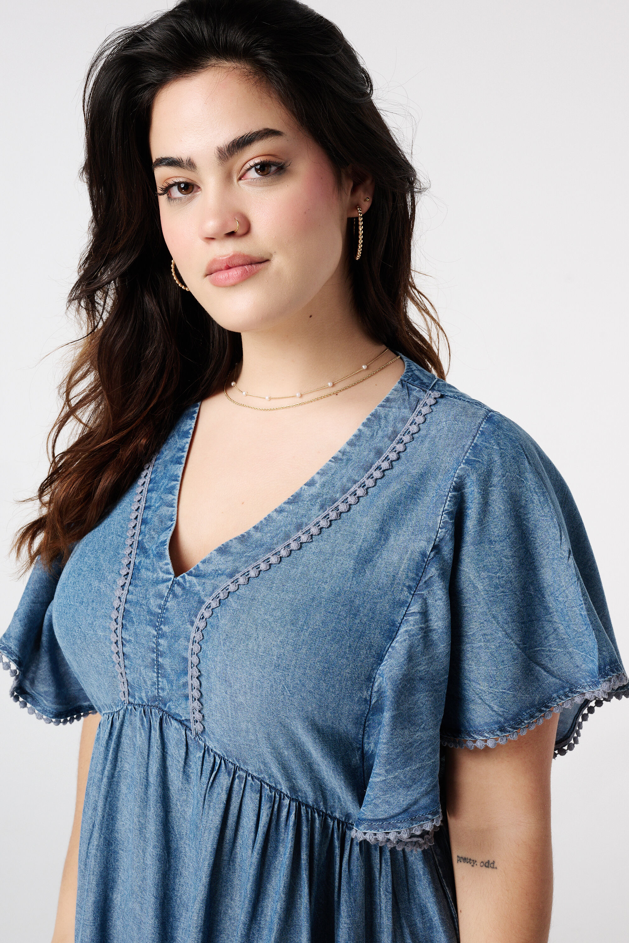 Jeanskleid mit V-Ausschnitt image number 4