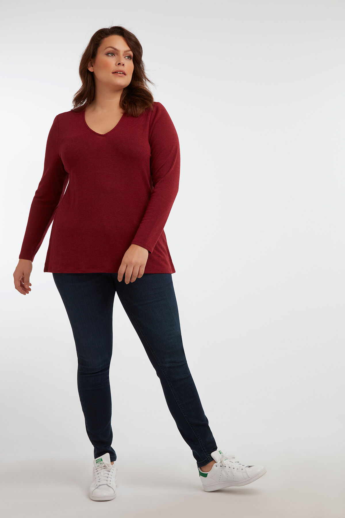 T-Shirt mit V-Ausschnitt image number 3