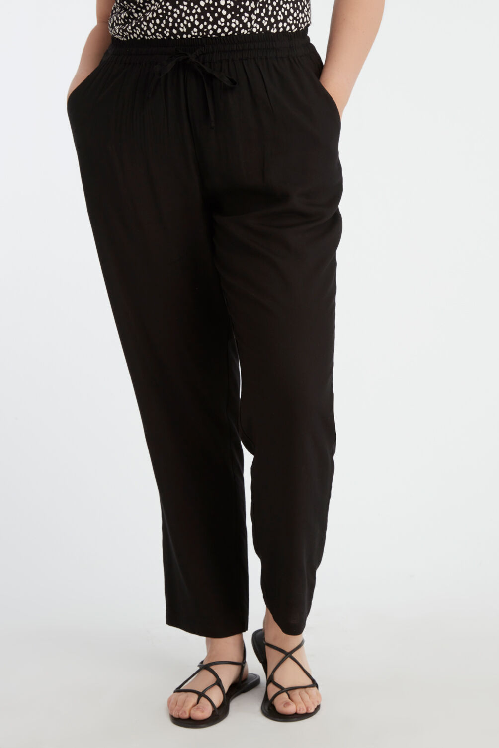 Hose in lockerer Passform image number 3