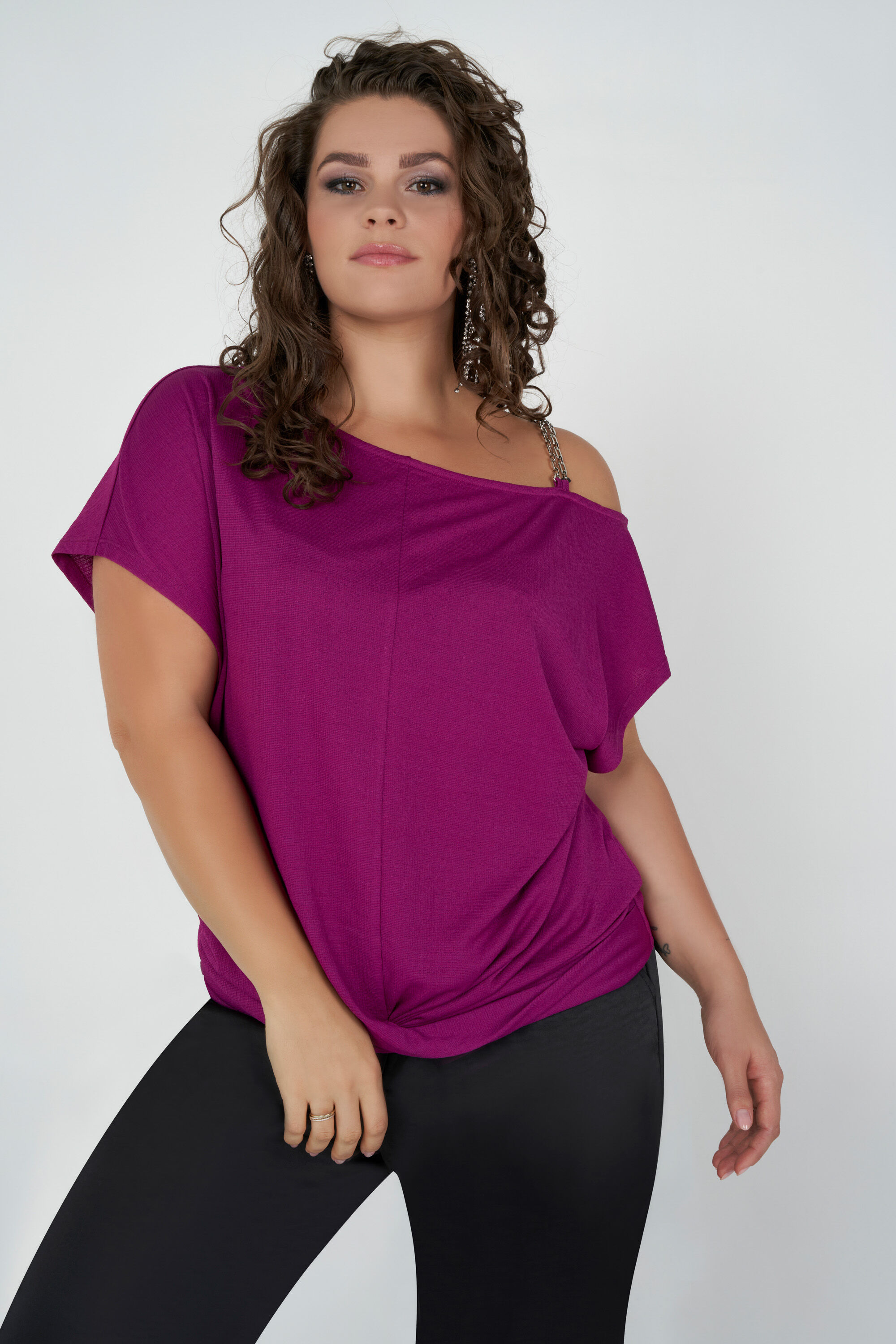 Schulterfreies Top mit Verzierungen image number 6