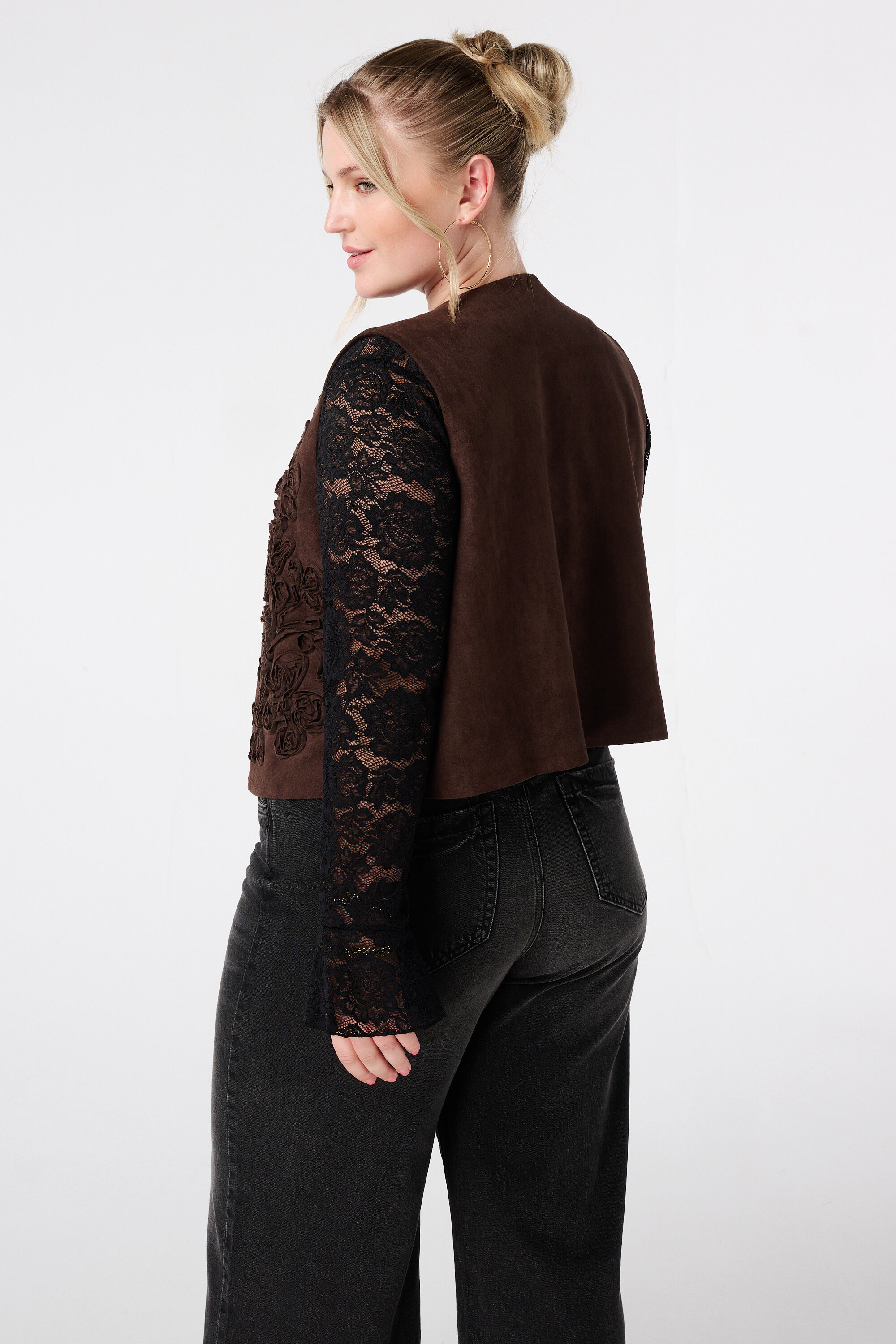 Weste in Wildlederoptik mit Stickerei image number 3