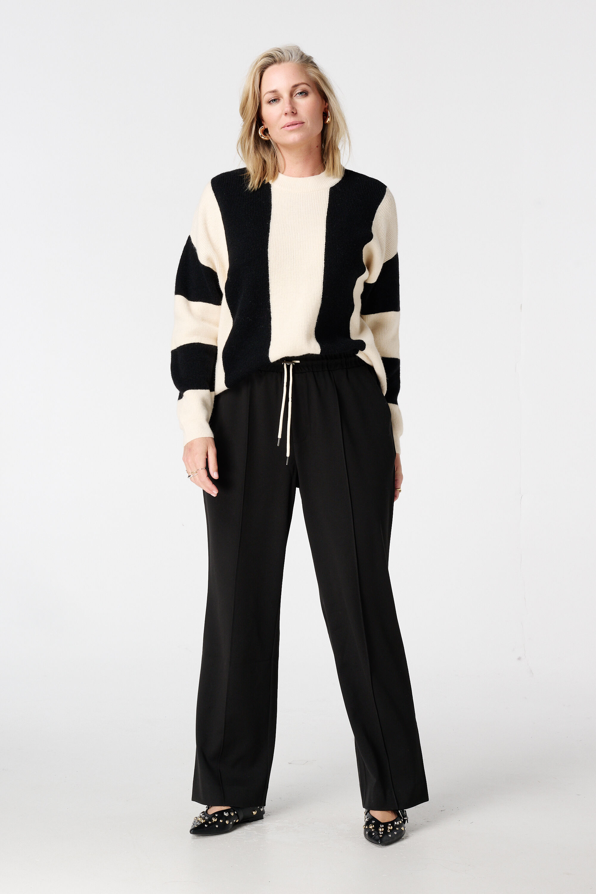 Gerade geschnittene Hose mit Tunnelzug