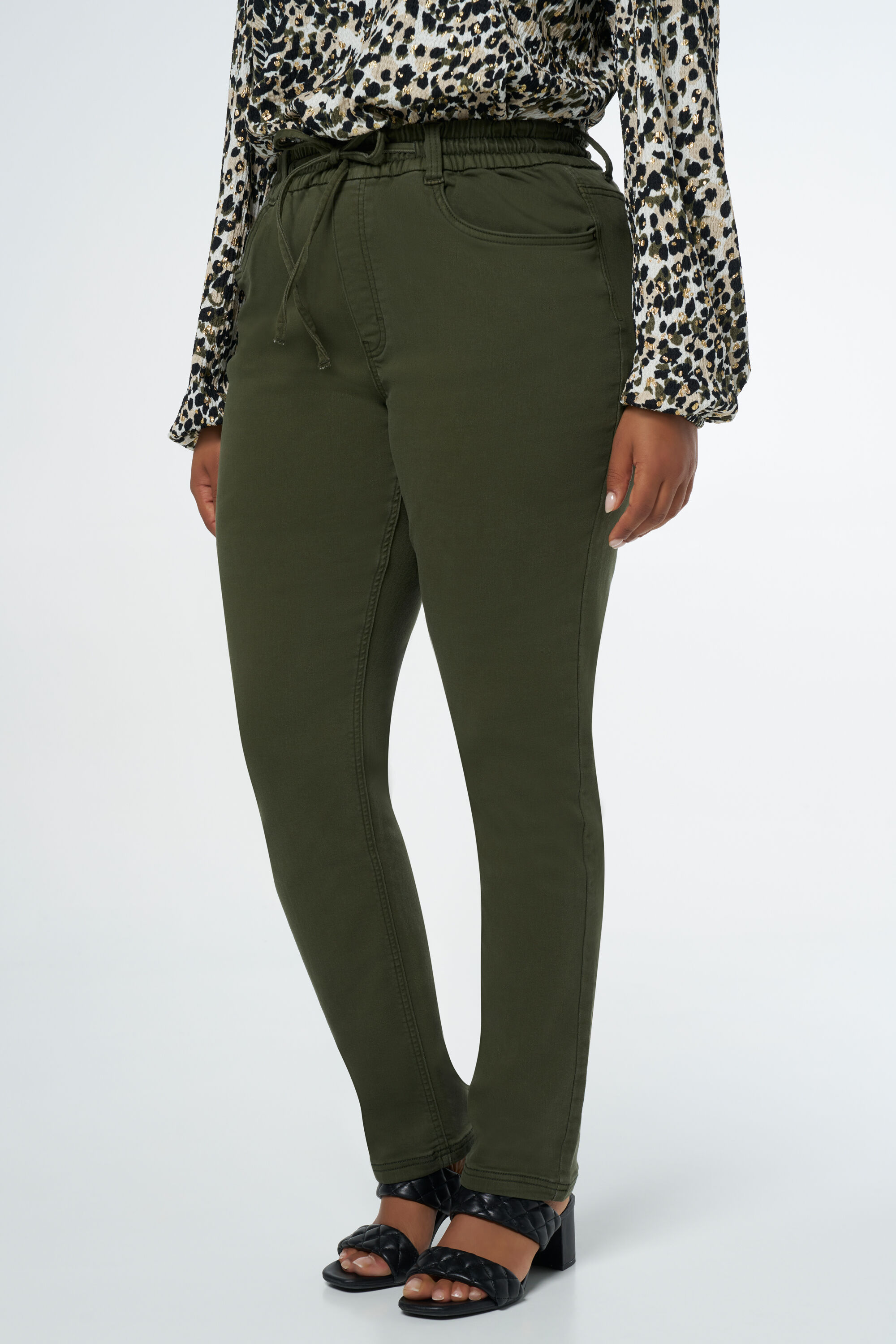 Jogginghose aus Denim image number 5