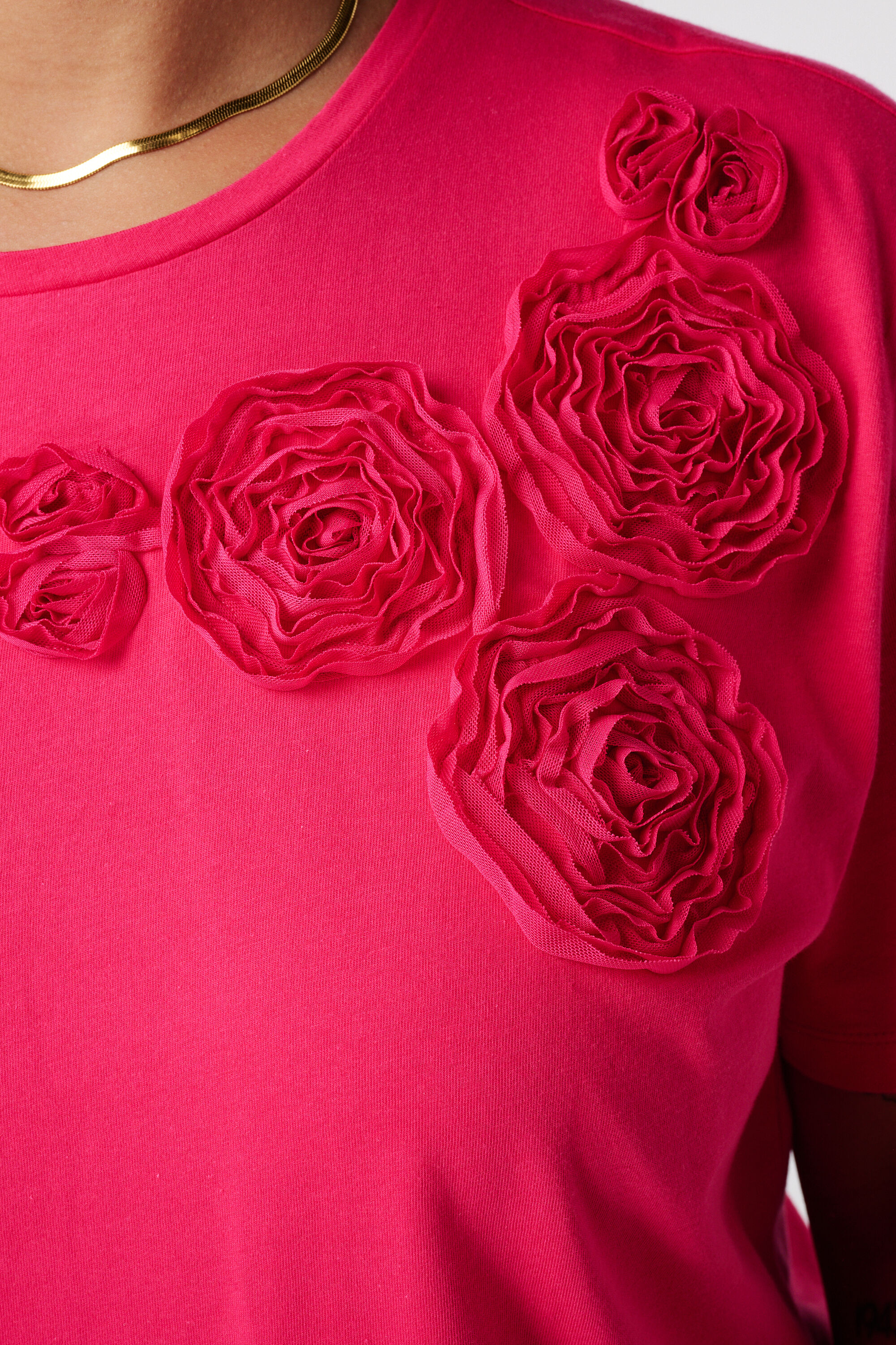 T-Shirt mit gesticktem Aufdruck image number 6