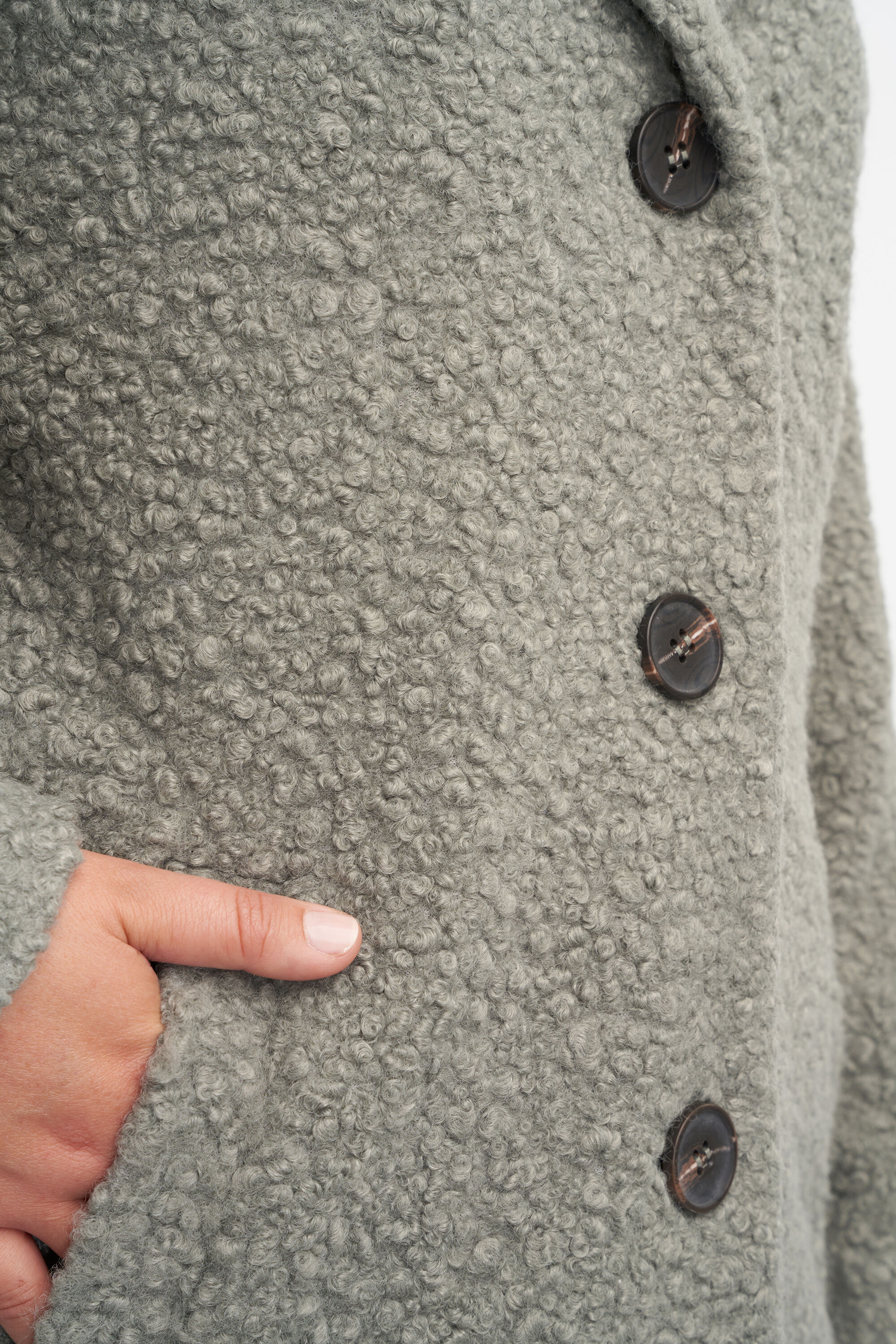 Mantel image number 5