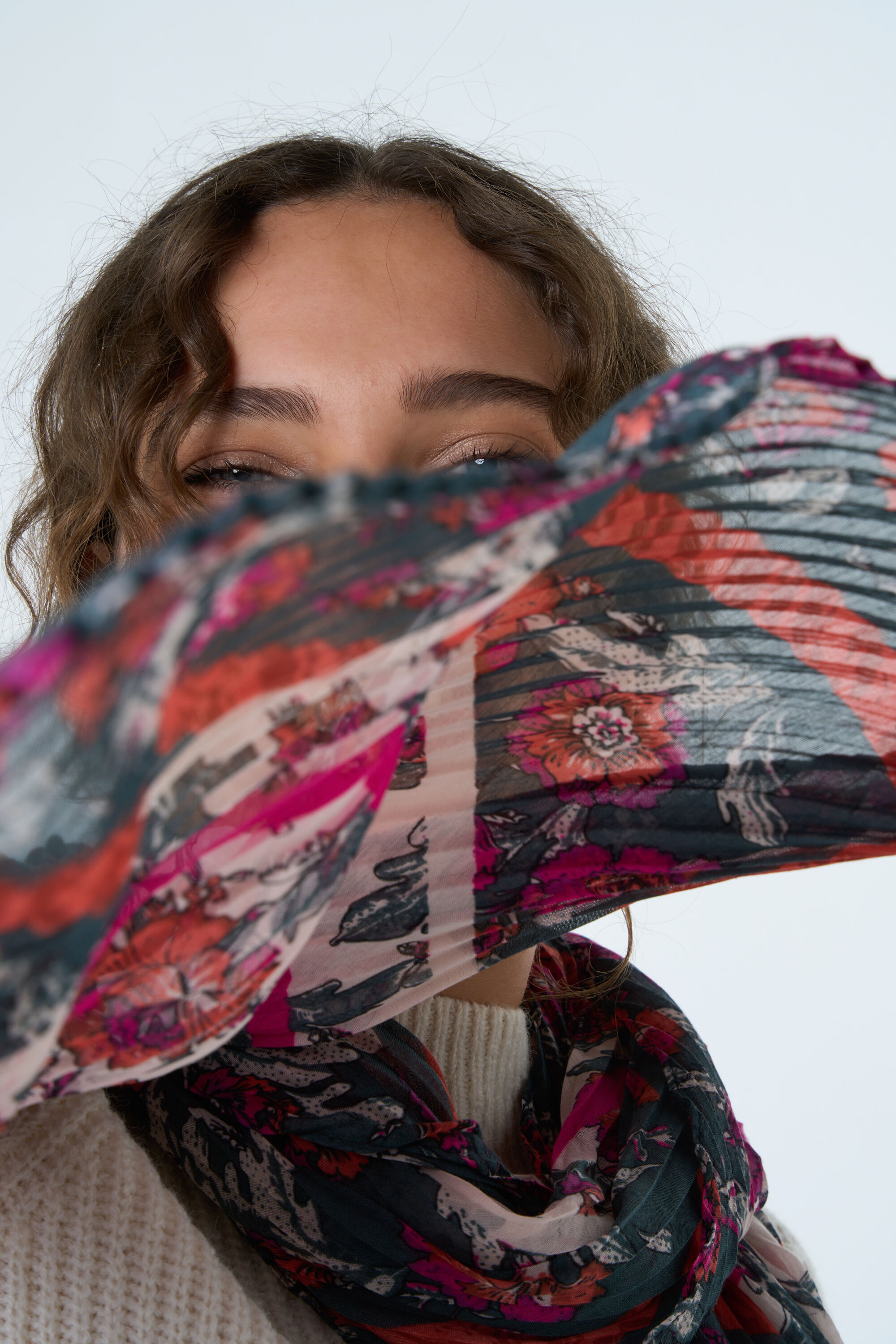 Schal mit Blumen-Print  image number 2