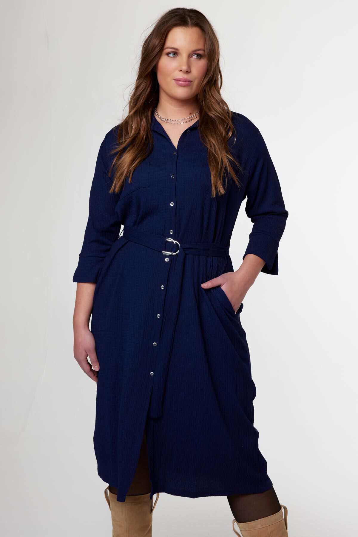 Kleid mit strukturiertem Stoff  image number 5