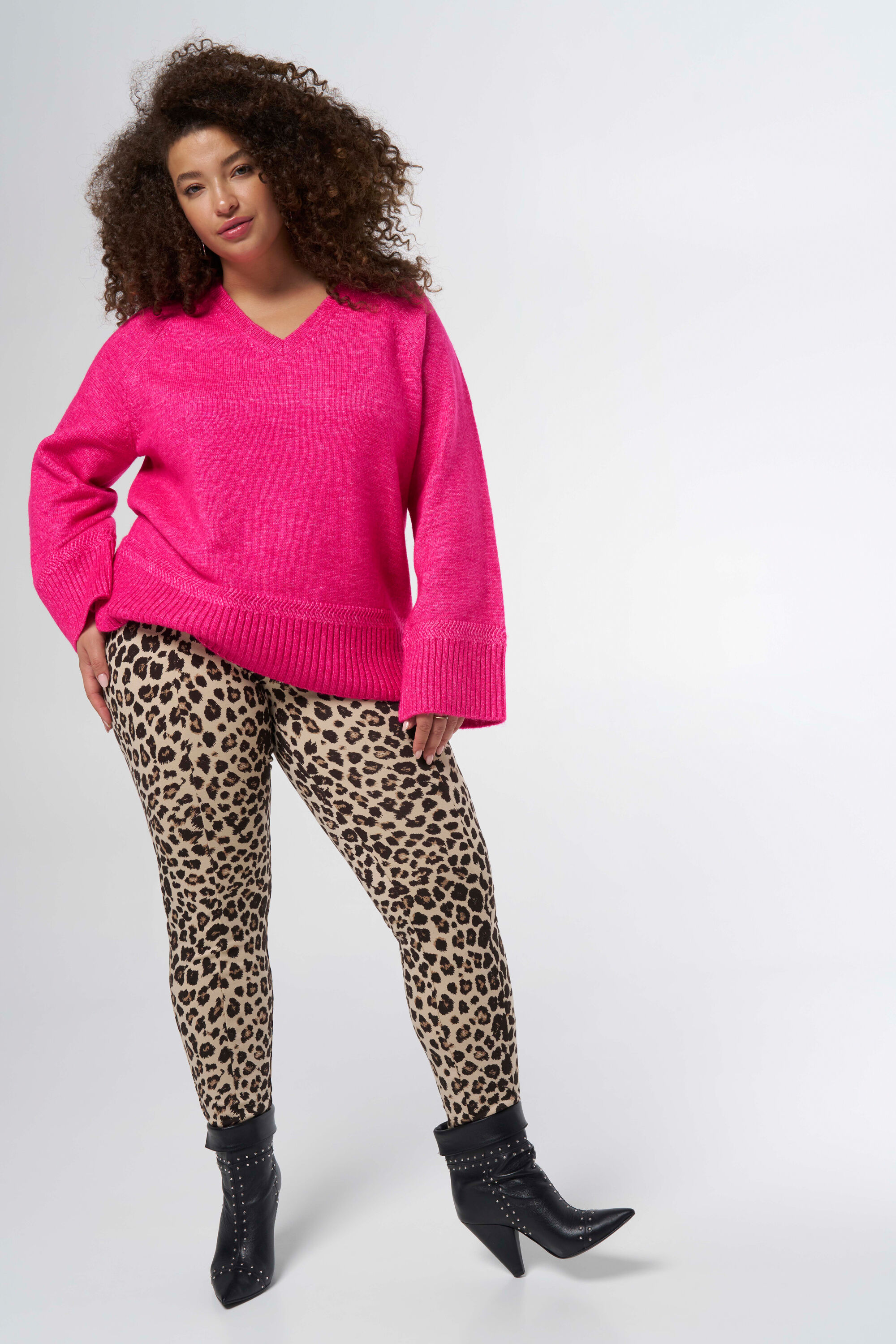 Strickpullover mit V-Ausschnitt image number 5