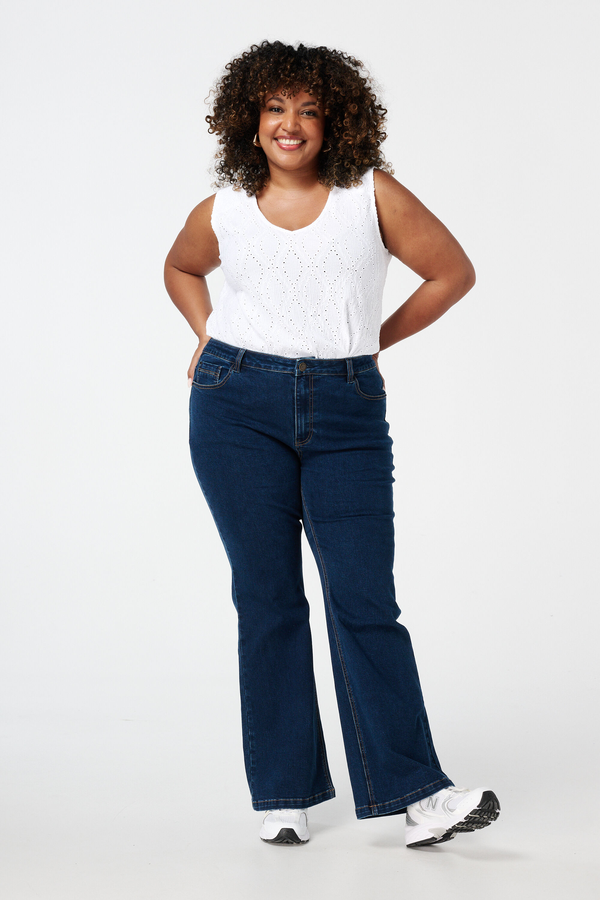 &Auml;rmelloses Top mit Spitzenstruktur image number 5