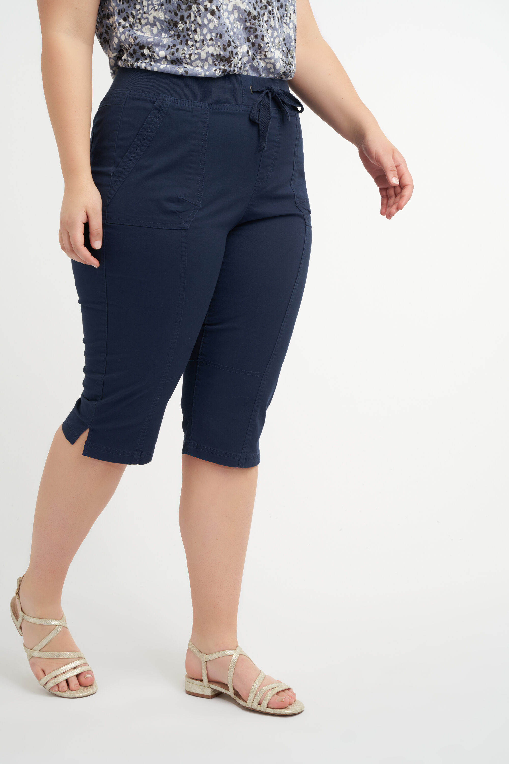 Capri-Hose mit elastischem Bund  image number 4