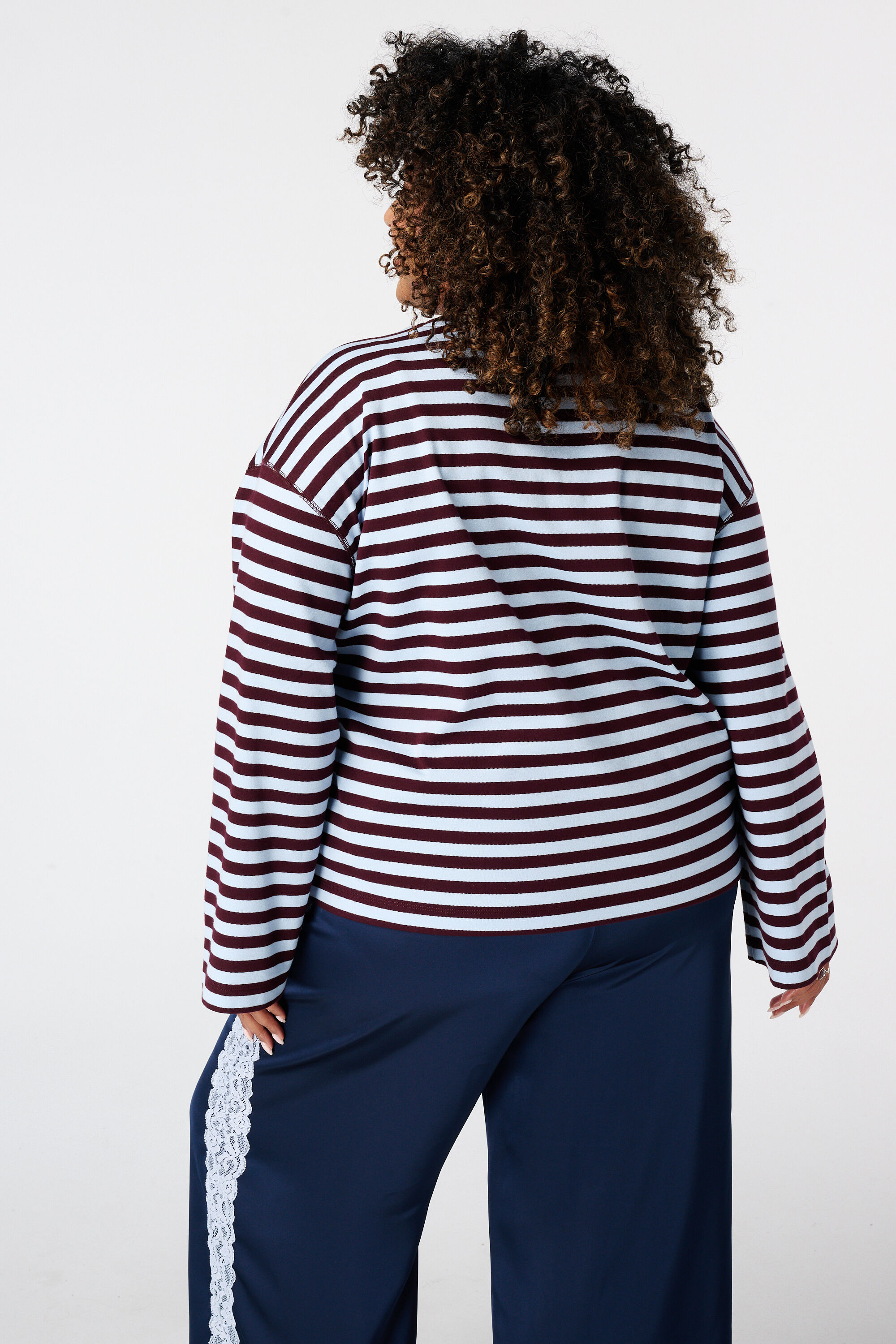 Gestreiftes Langarmshirt image number 3