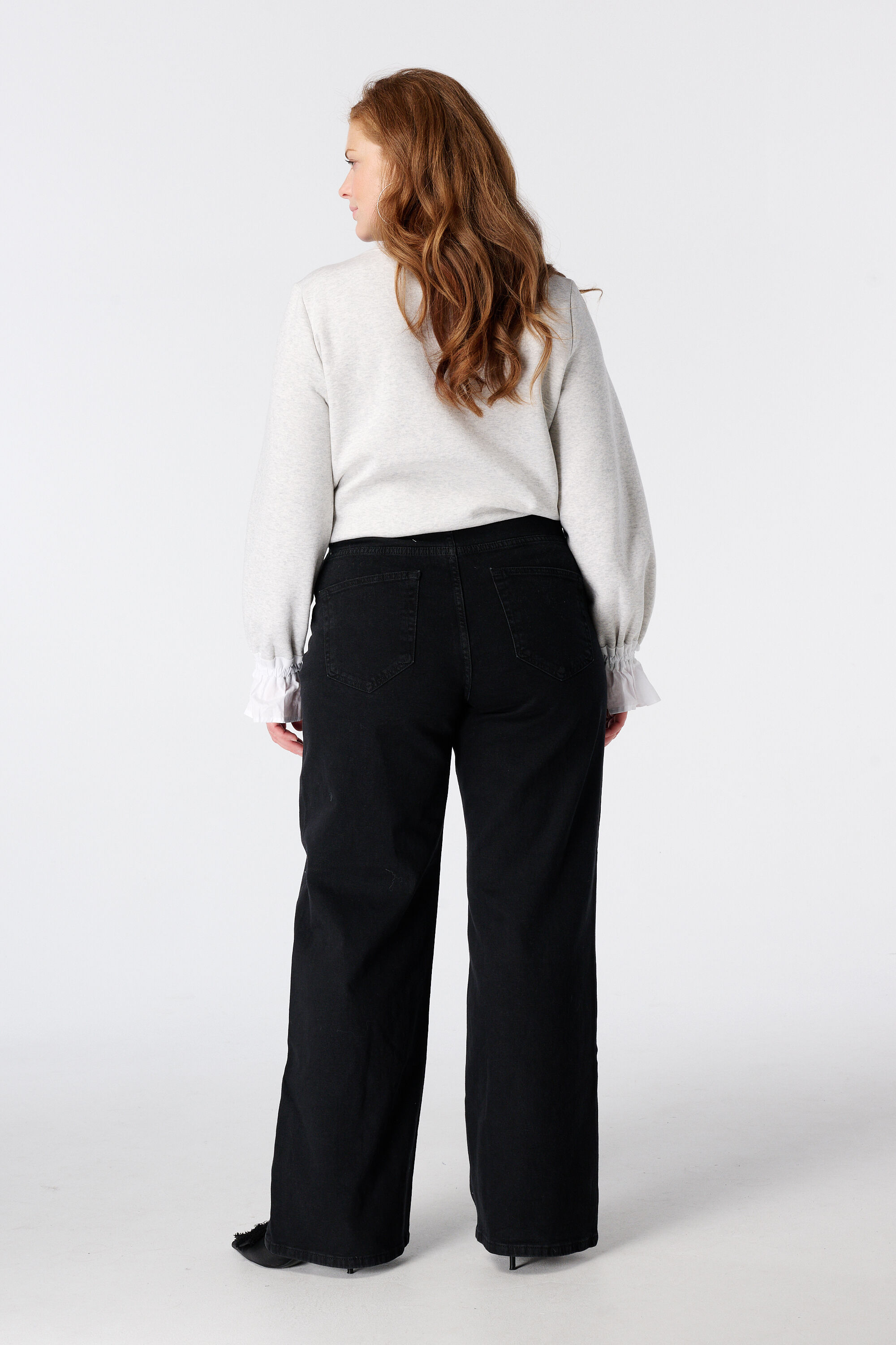 Wide Leg Jeans mit Nieten image number 3