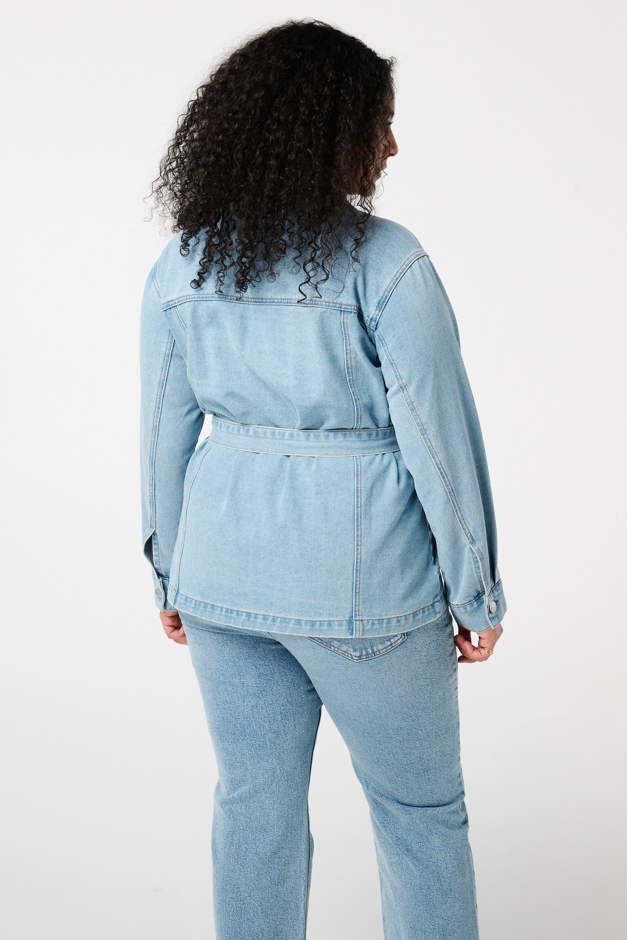 Jeansjacke mit G&uuml;rtel  image number 3