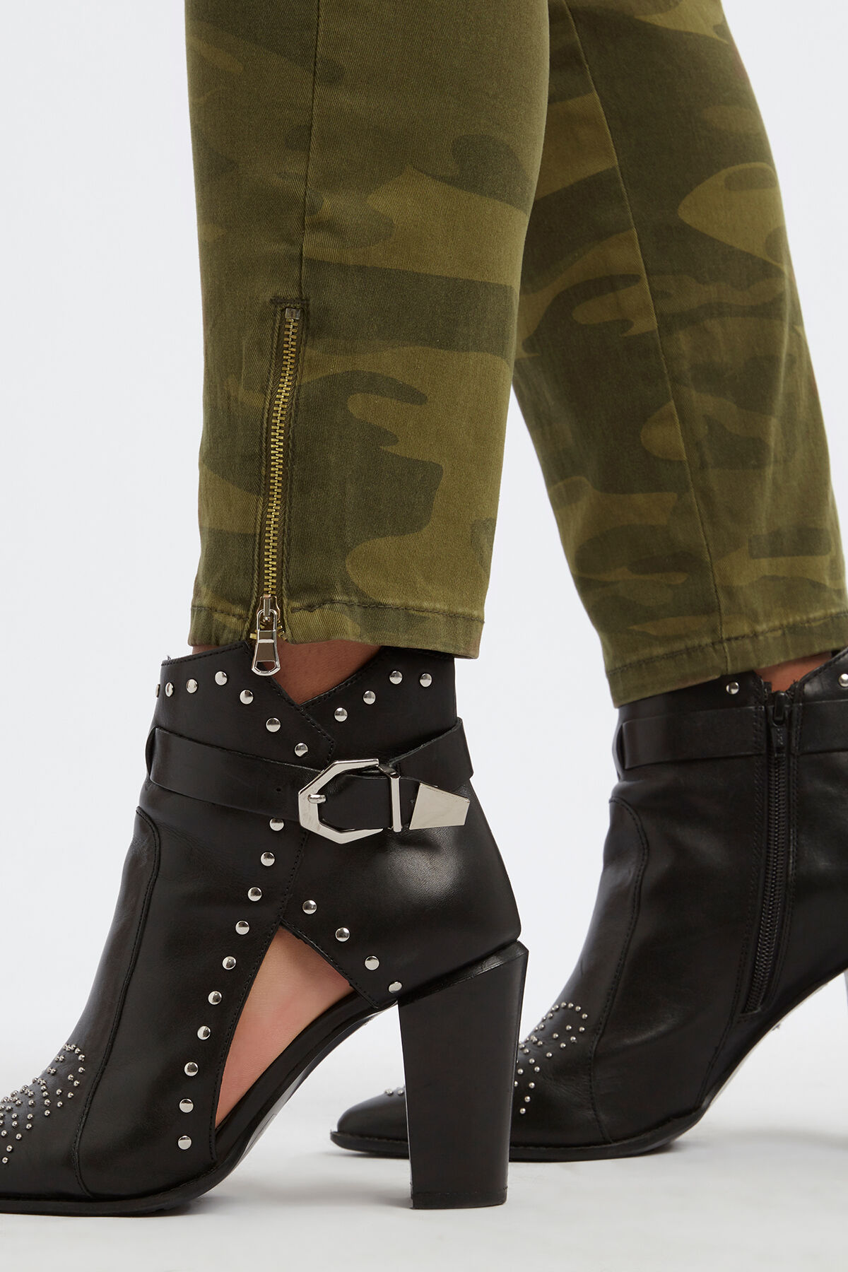 Hose im Camouflage-Design image number 3