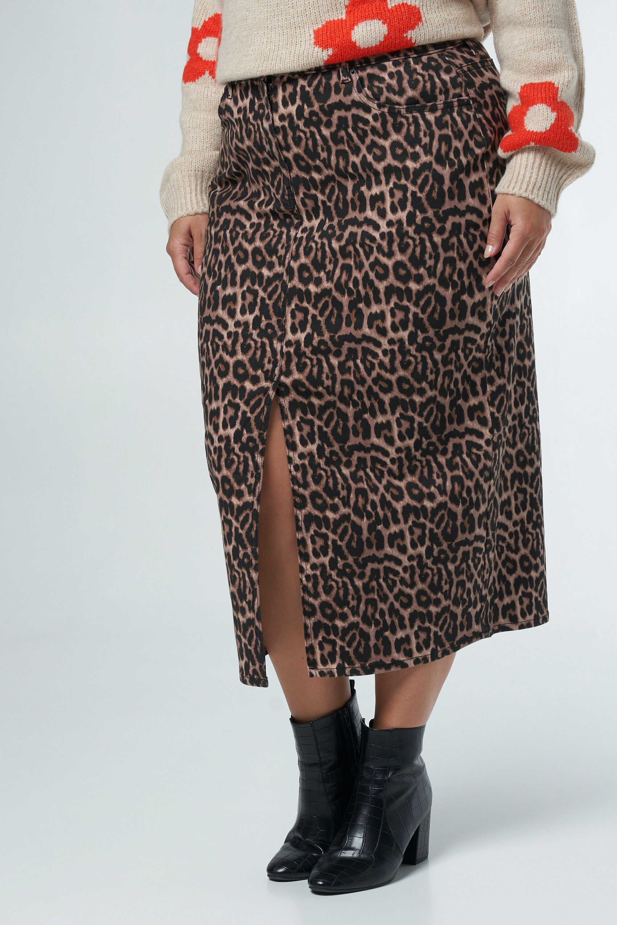 Panther-Denim-Rock image number 5