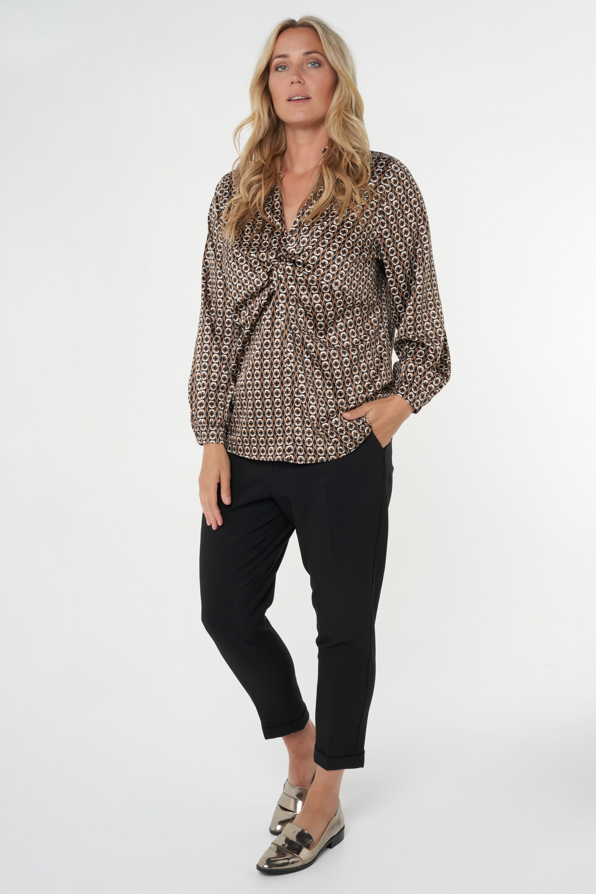 Satinbluse mit Grafik-Print image number 5