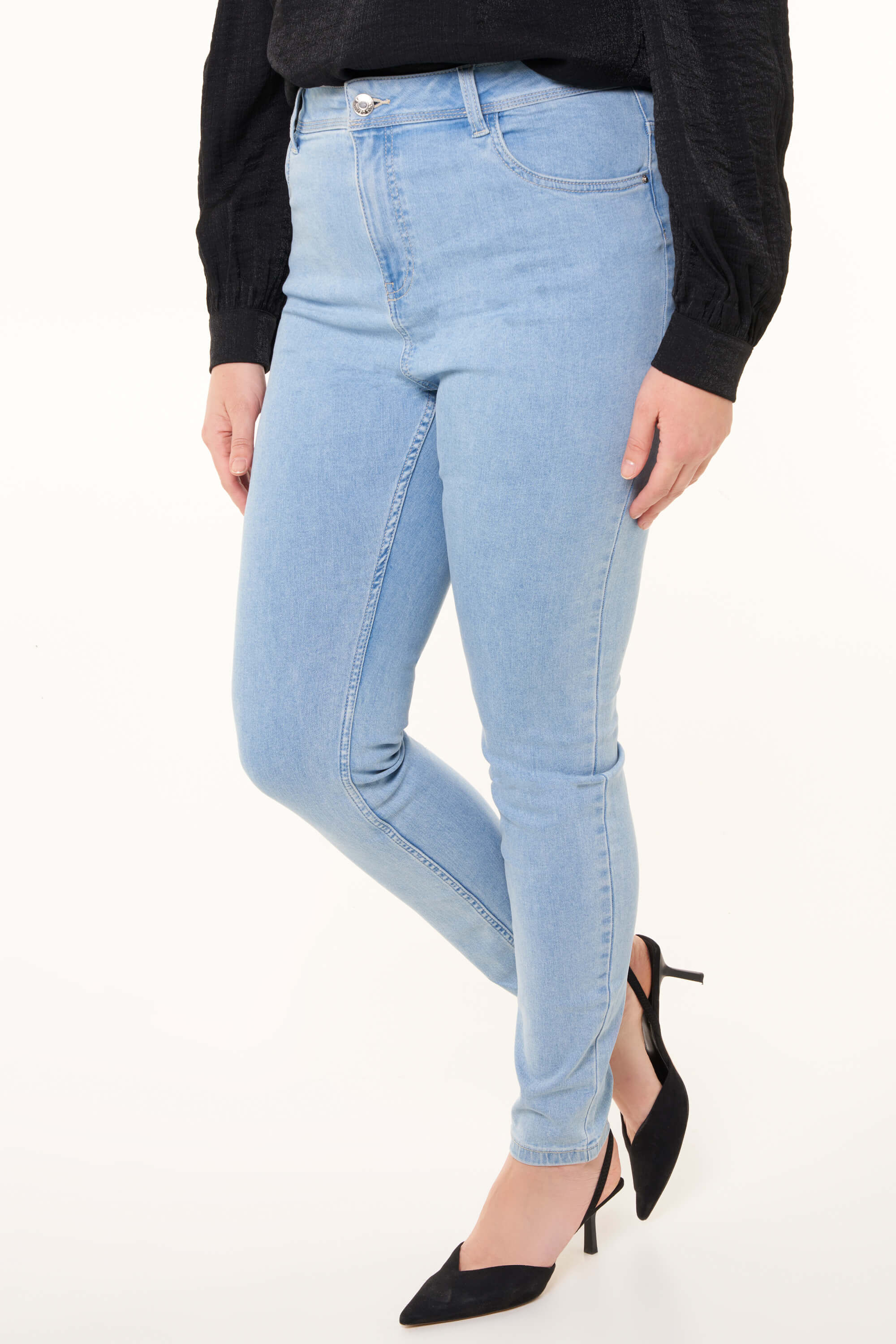 Skinny-Leg-Jeans mit hoher Taille CHERRY image number 4