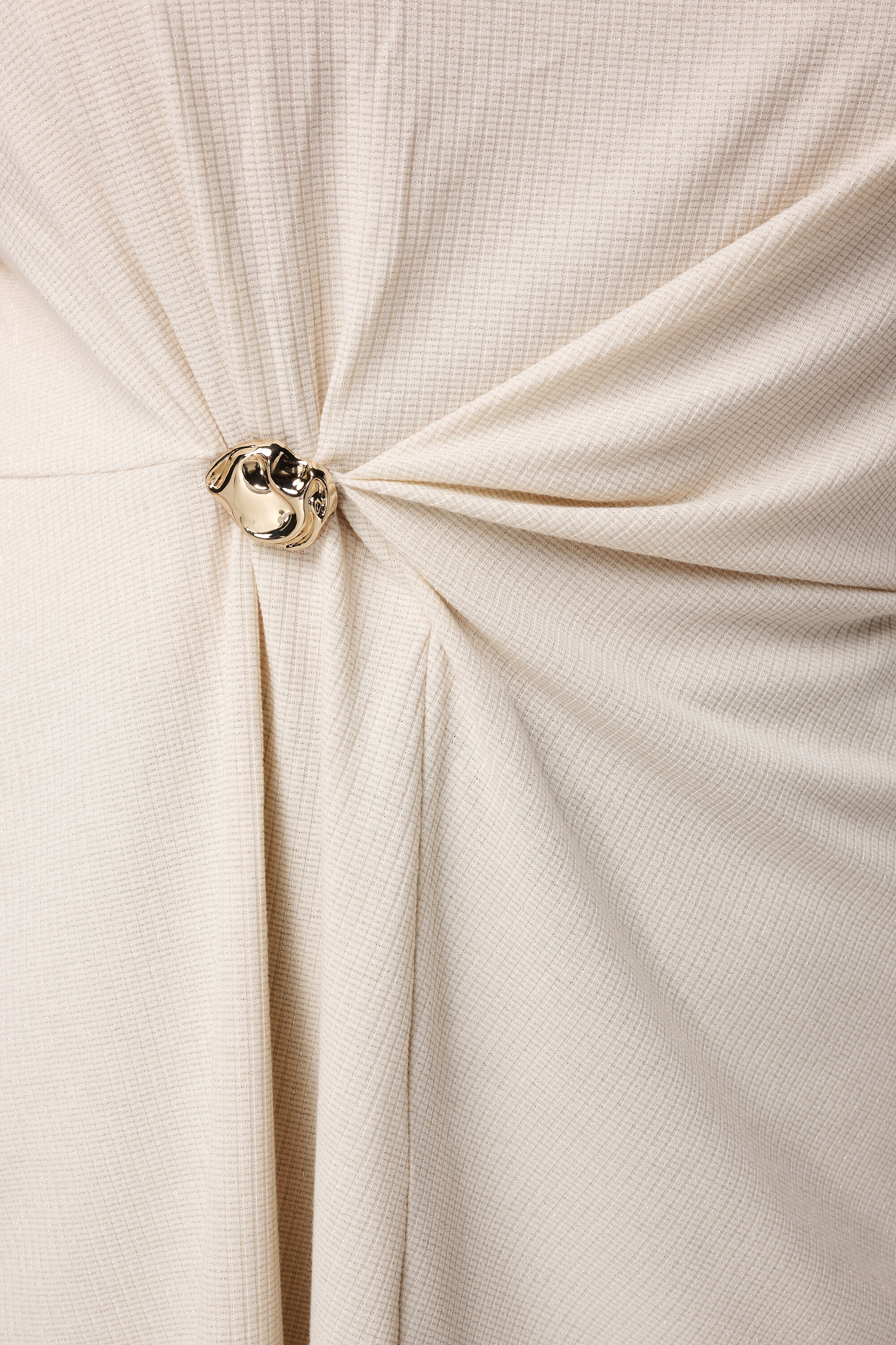 Drapiertes Oberteil mit goldener Schnalle image number 6