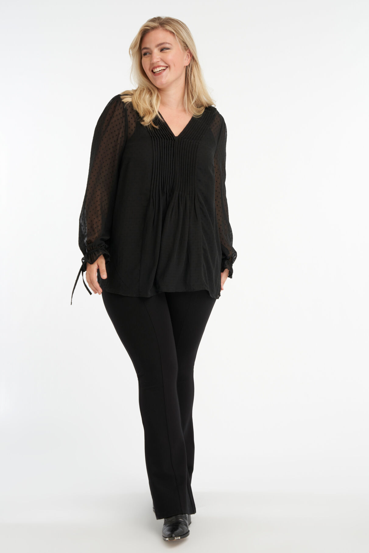 Durchsichtige Bluse mit Punktmuster image number 5