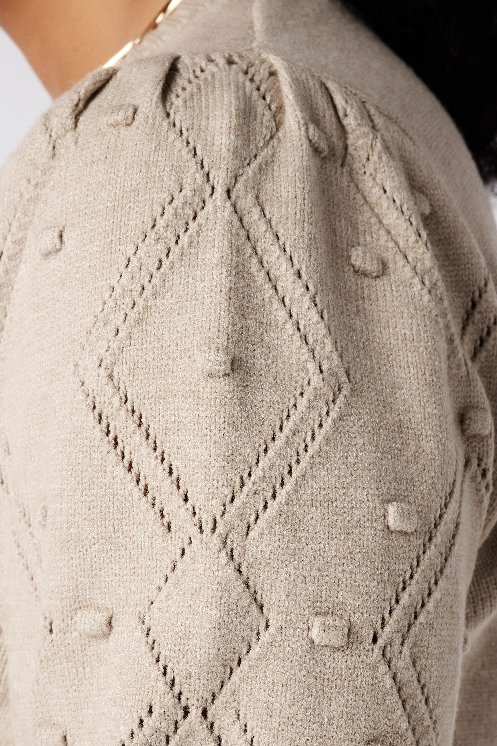 Pullover mit V-Ausschnitt image number 6