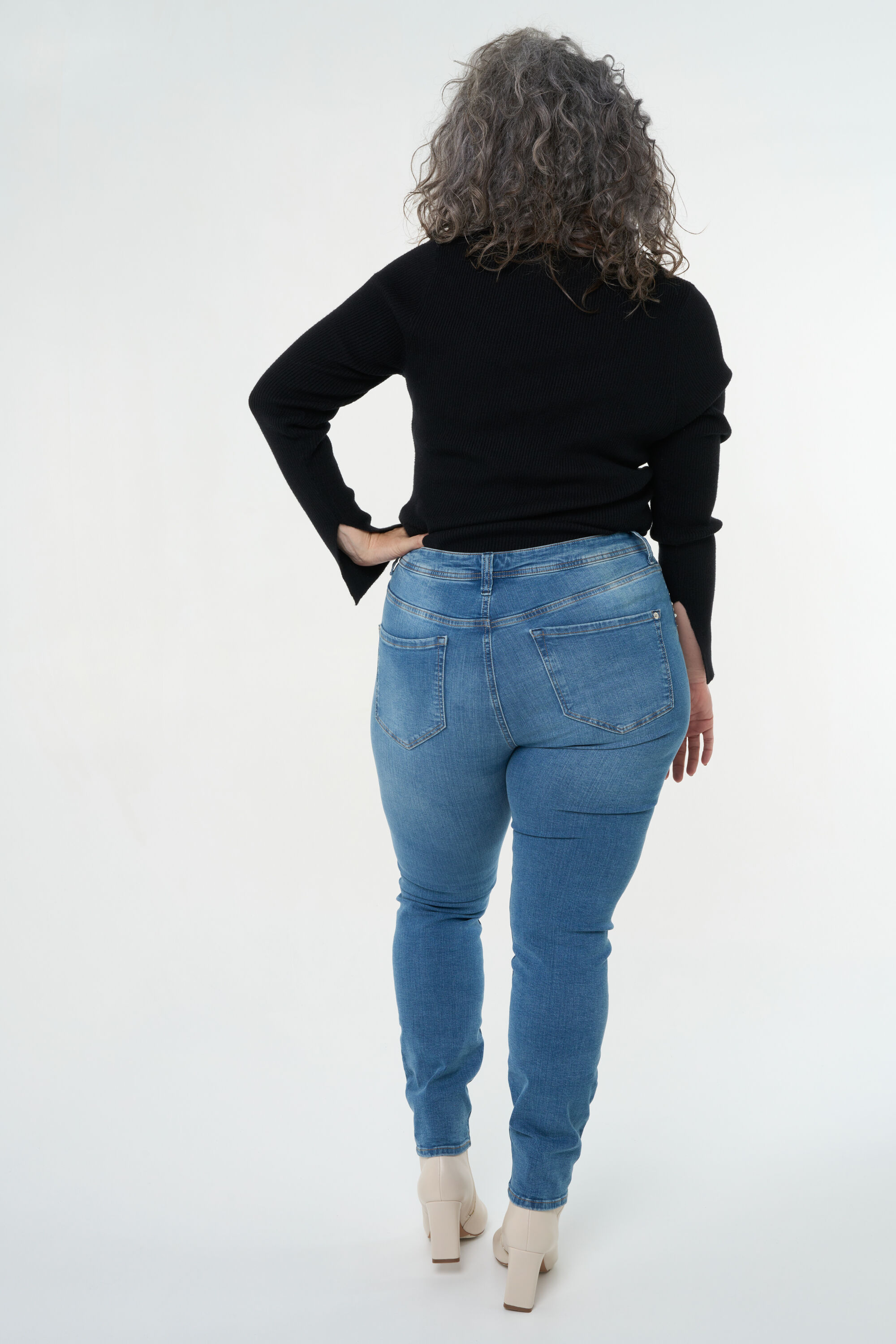 Slim-Leg Jeans IRIS image number 4