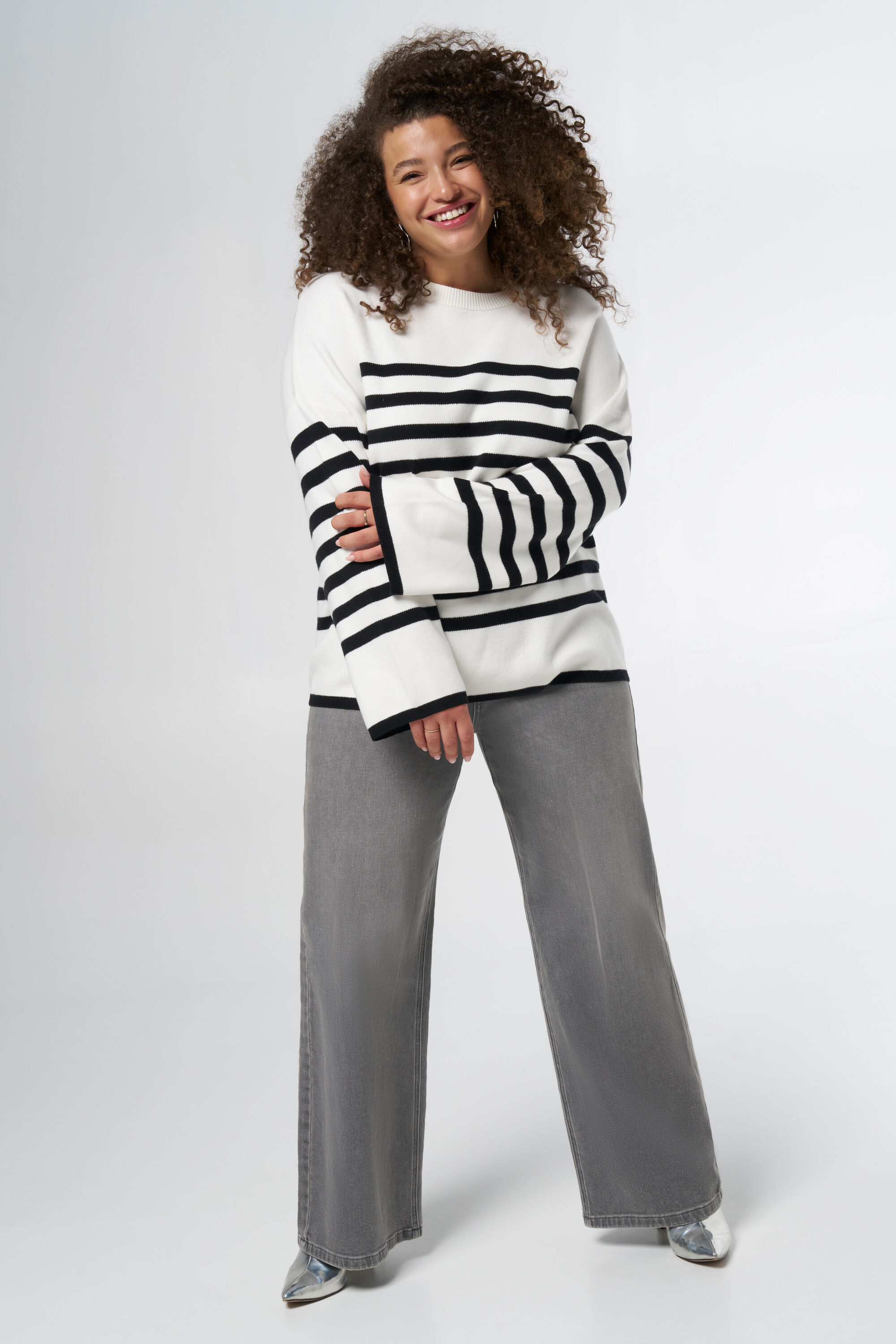 Gestreifter Strickpullover image number 5