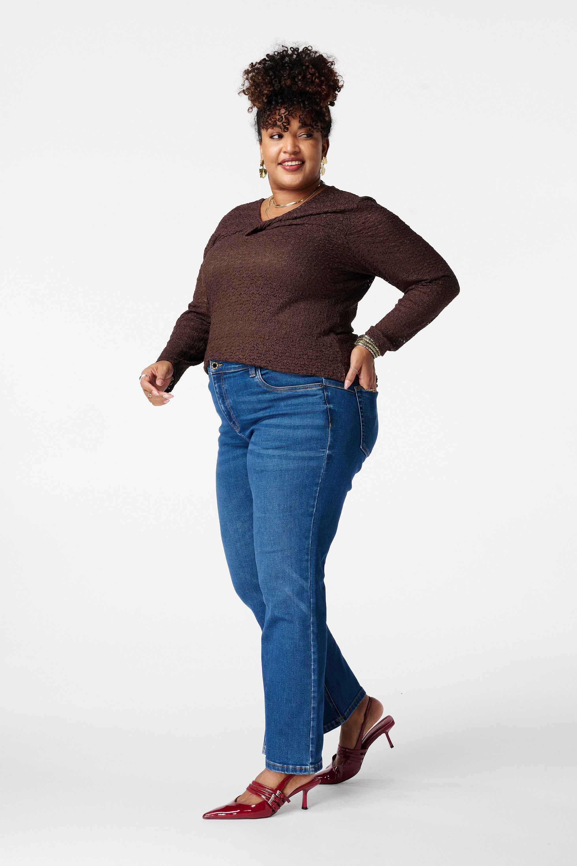 Spitzentop mit durchbrochenem Detail image number 5