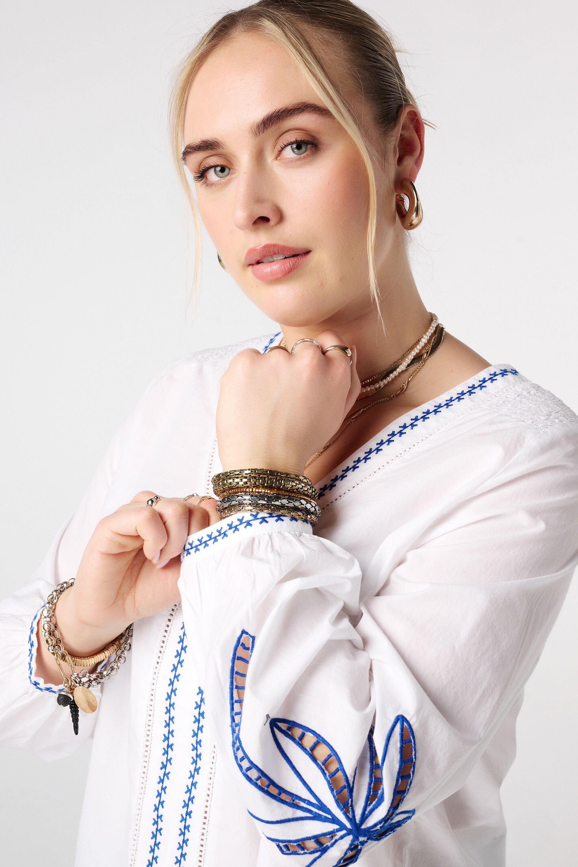 Bluse mit Broderie image number 4