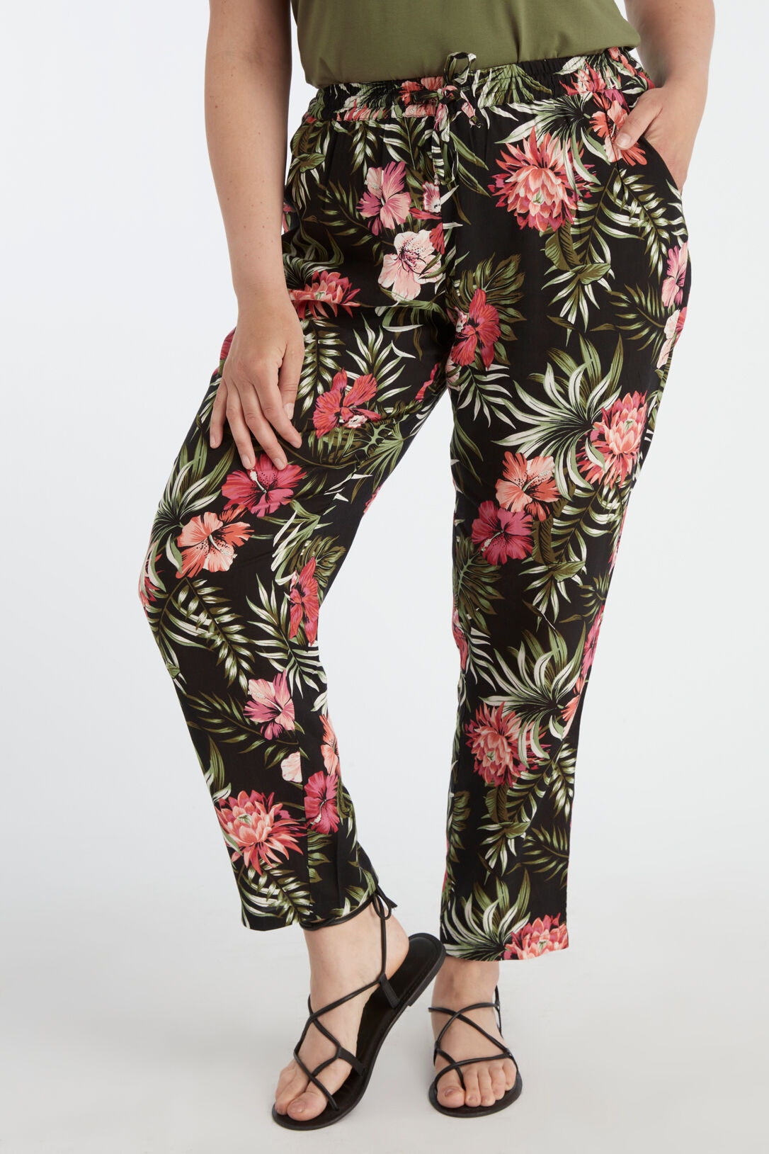 Hose in lockerer Passform mit Print image number 3