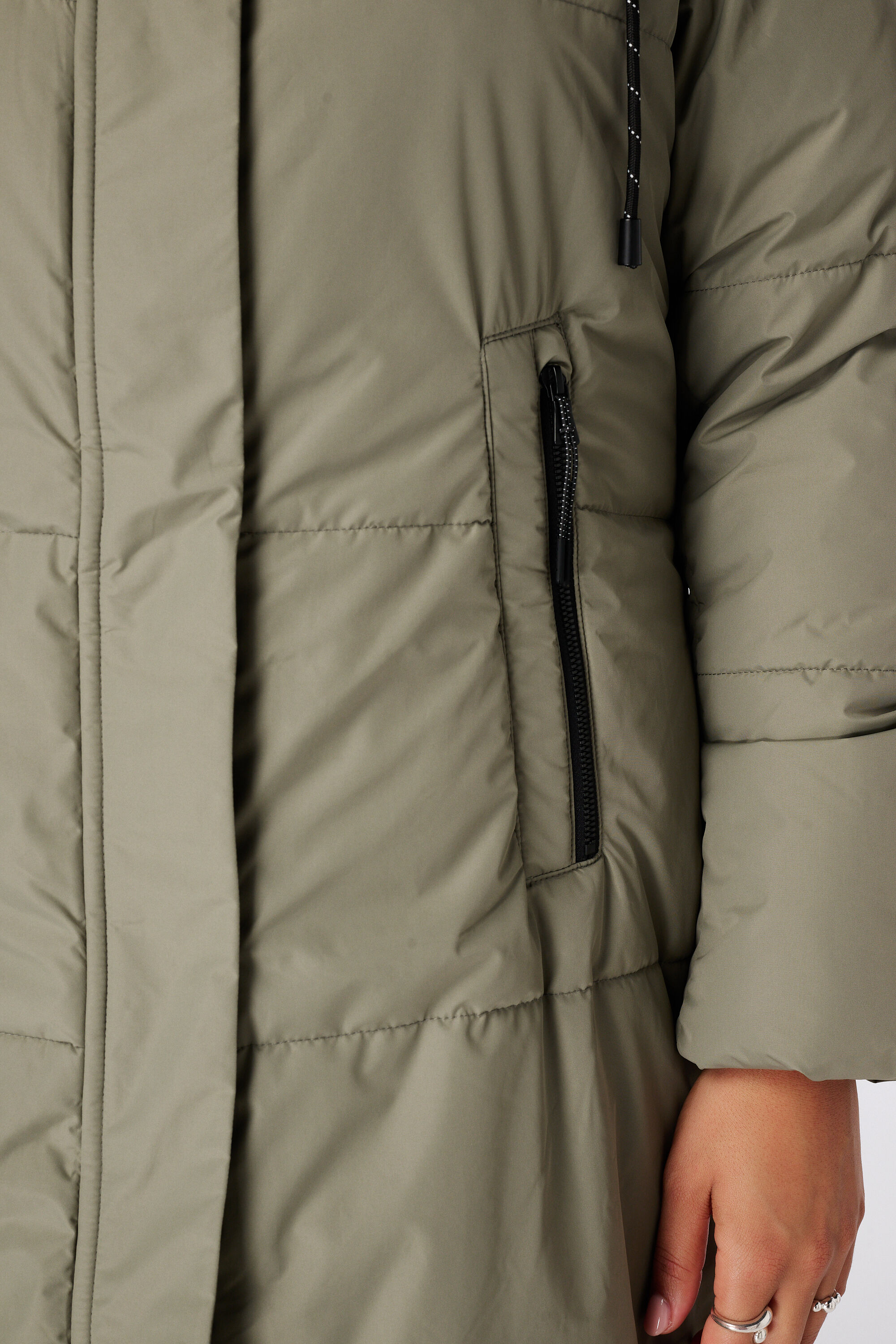 Lange gesteppte Jacke mit Kapuze image number 6