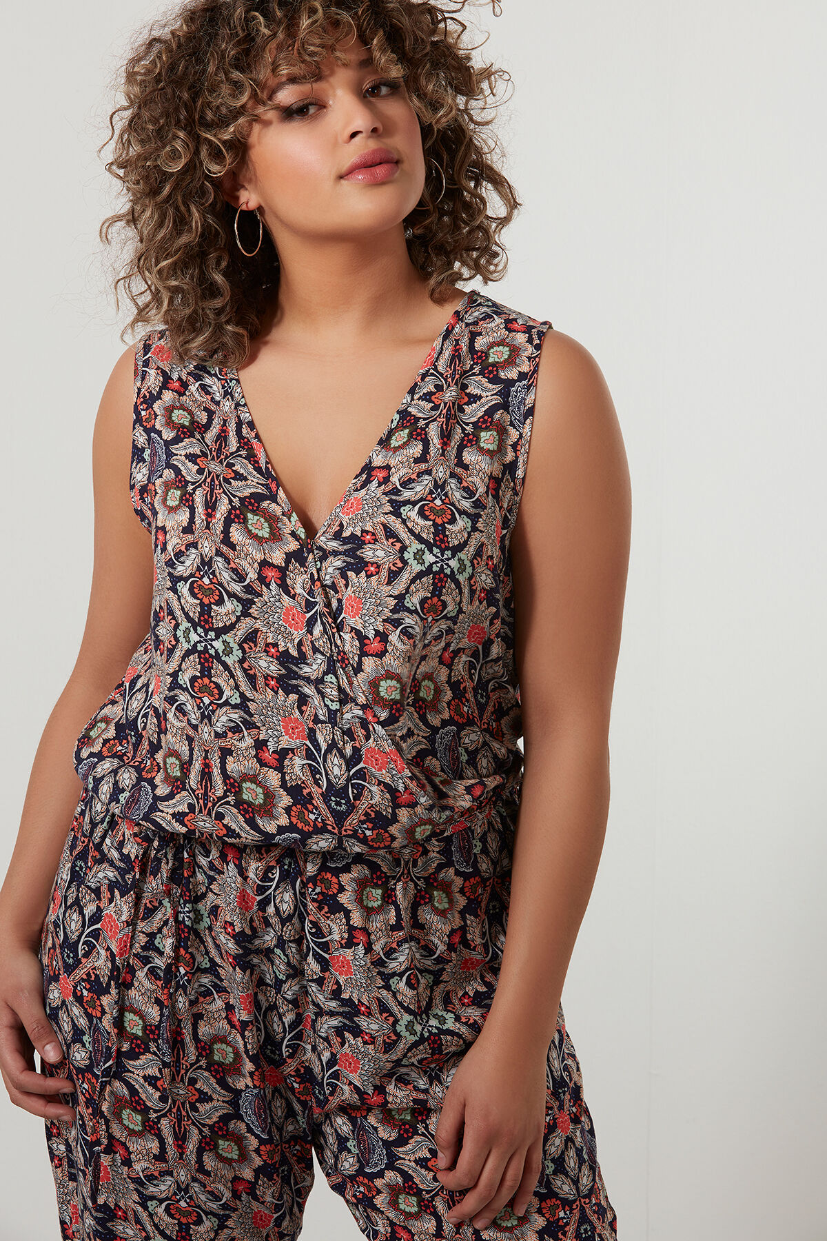 Jumpsuit mit Allover-Print image number 5
