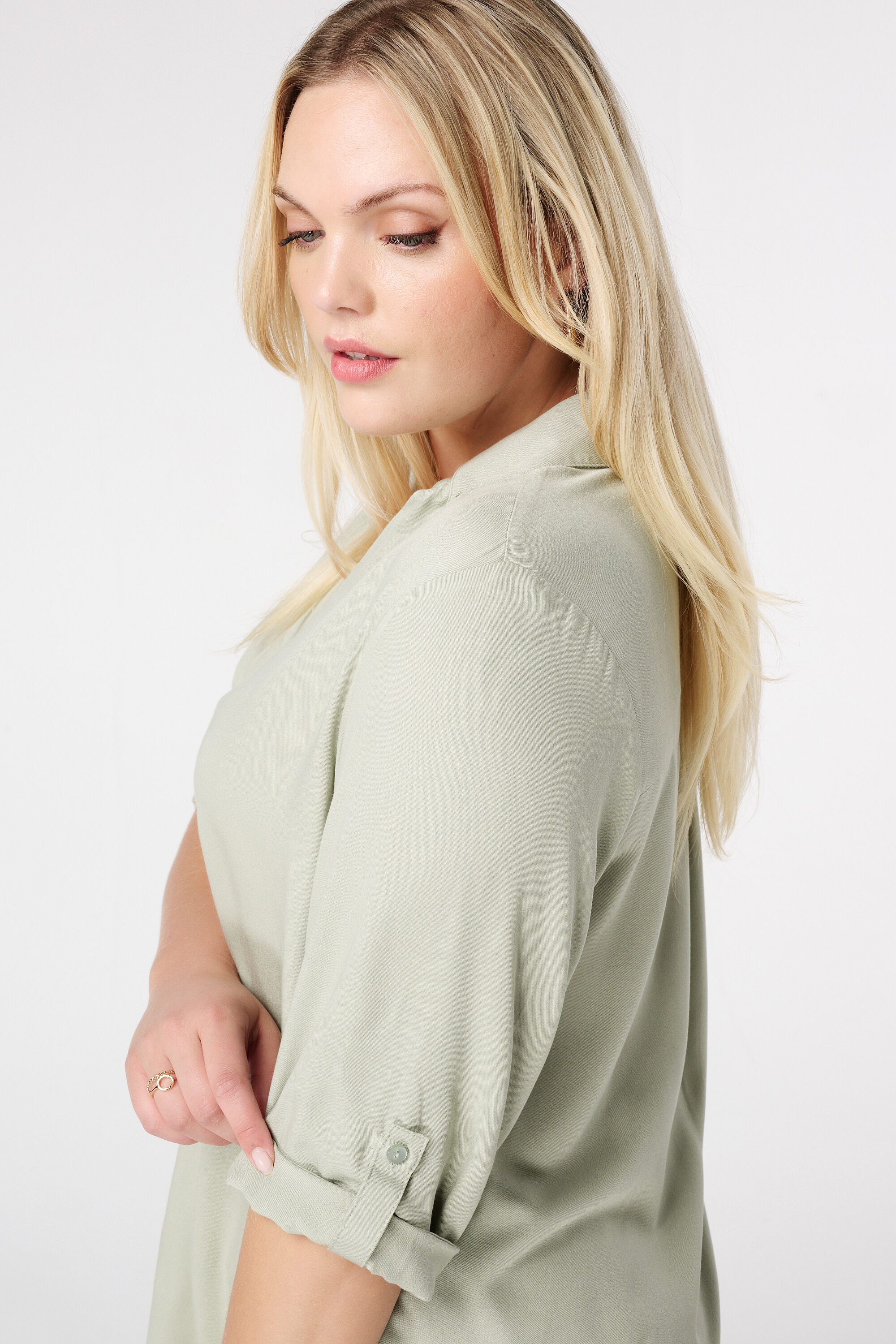 Bluse mit gekrempelten &Auml;rmeln image number 4