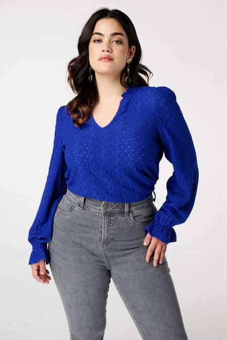 Top mit Stickereidetails  Top mit Stickereidetails