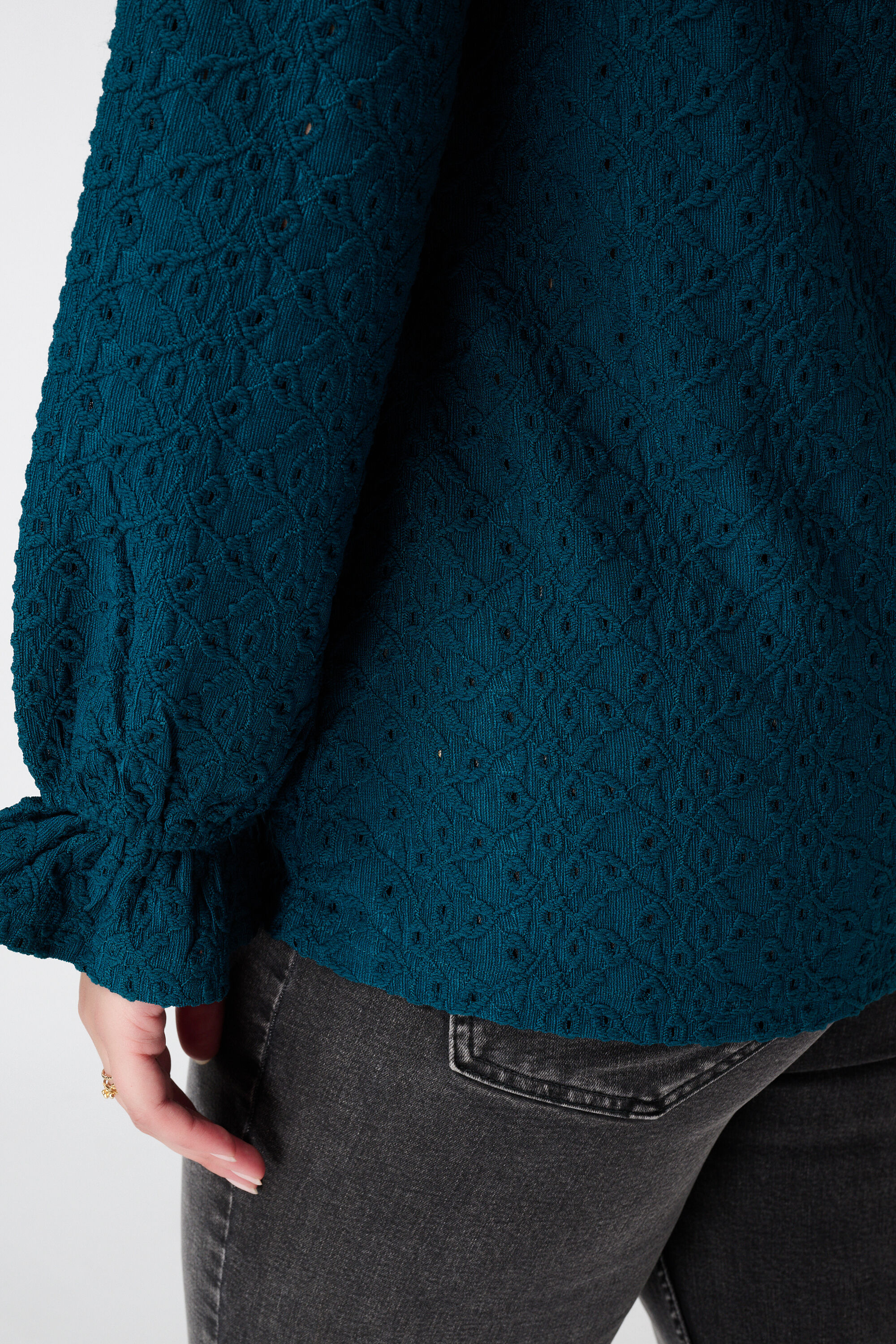 Oberteil mit Stickerei image number 6