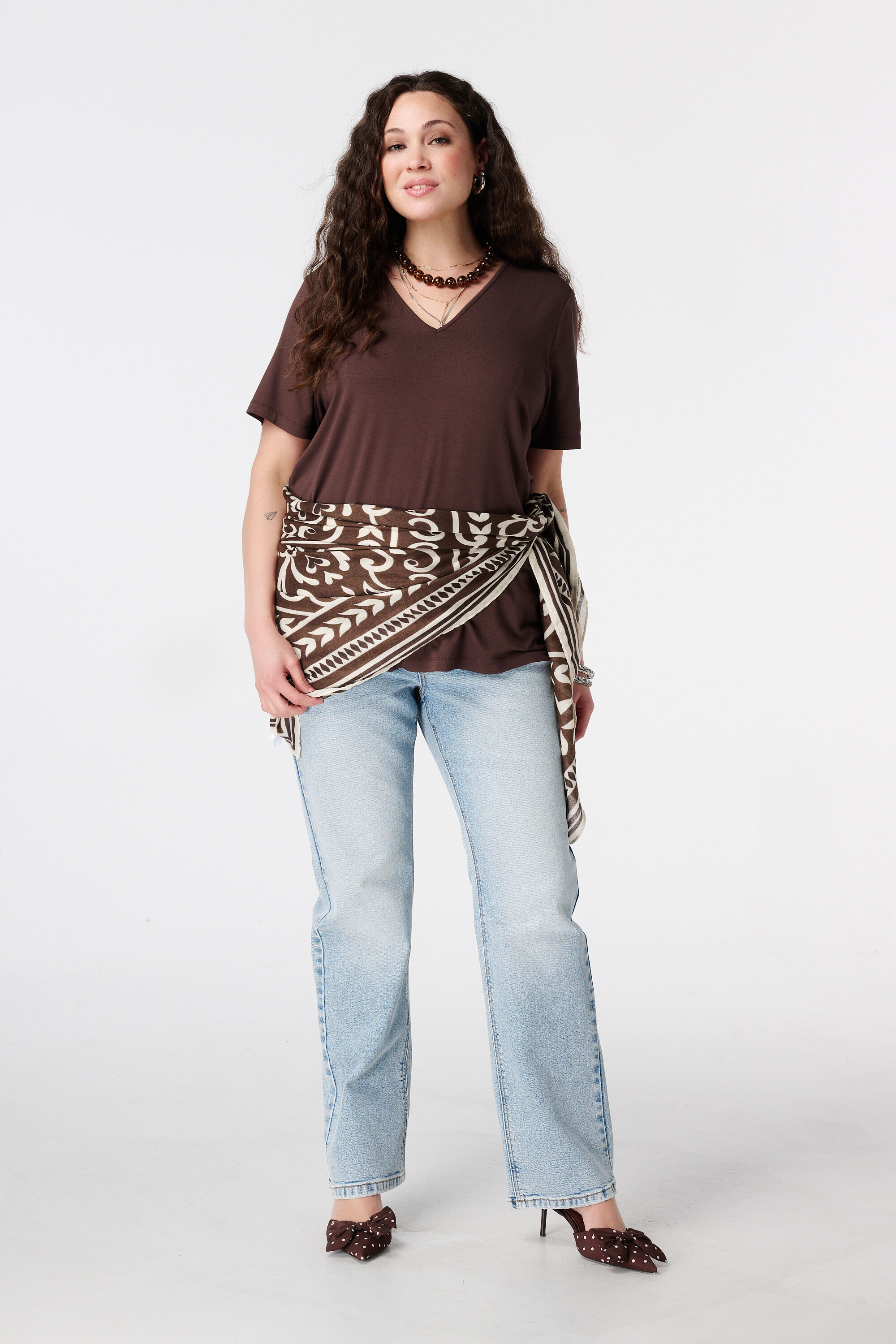 T-Shirt mit V-Ausschnitt image number 5