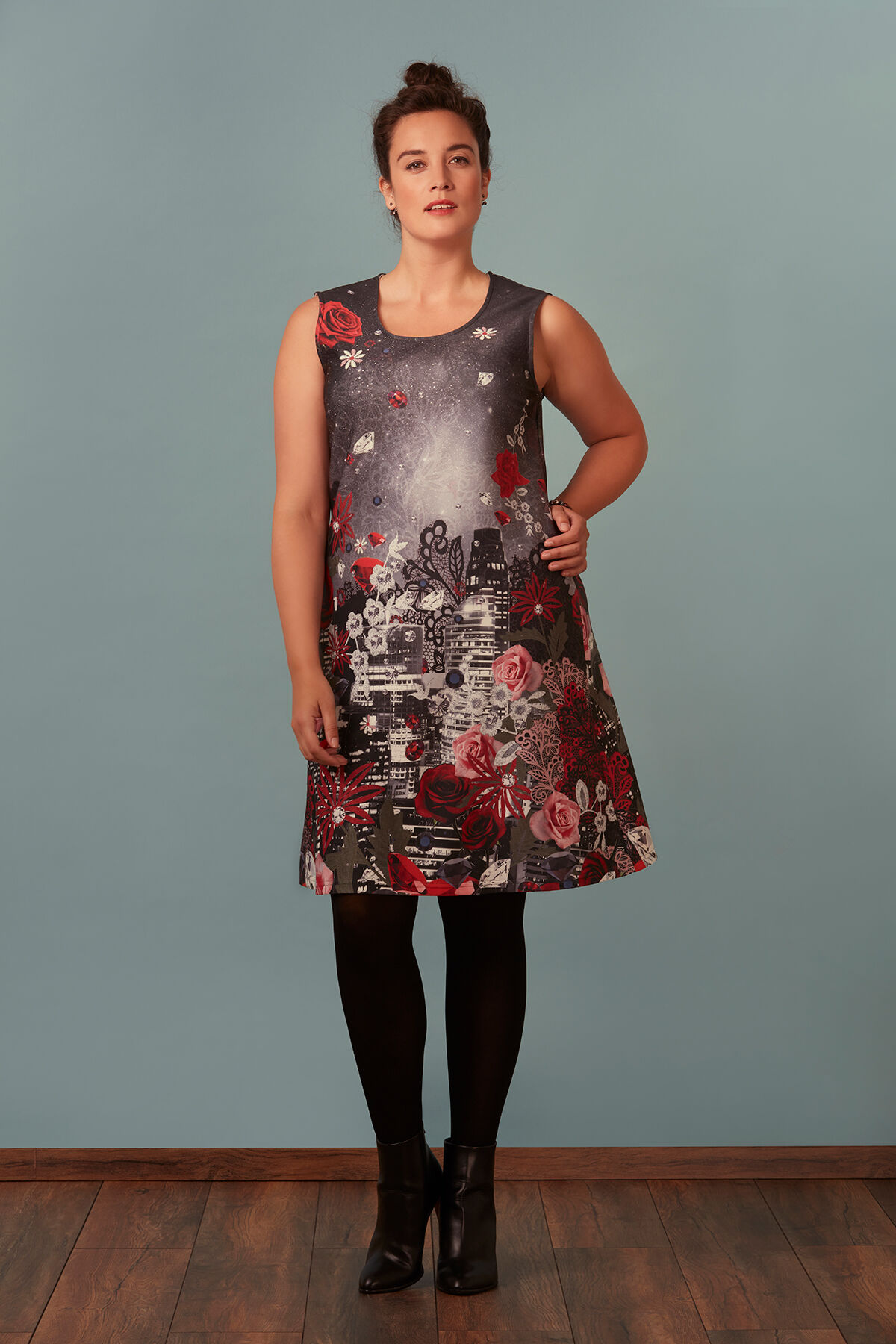 Kleid mit Motiv image number 4